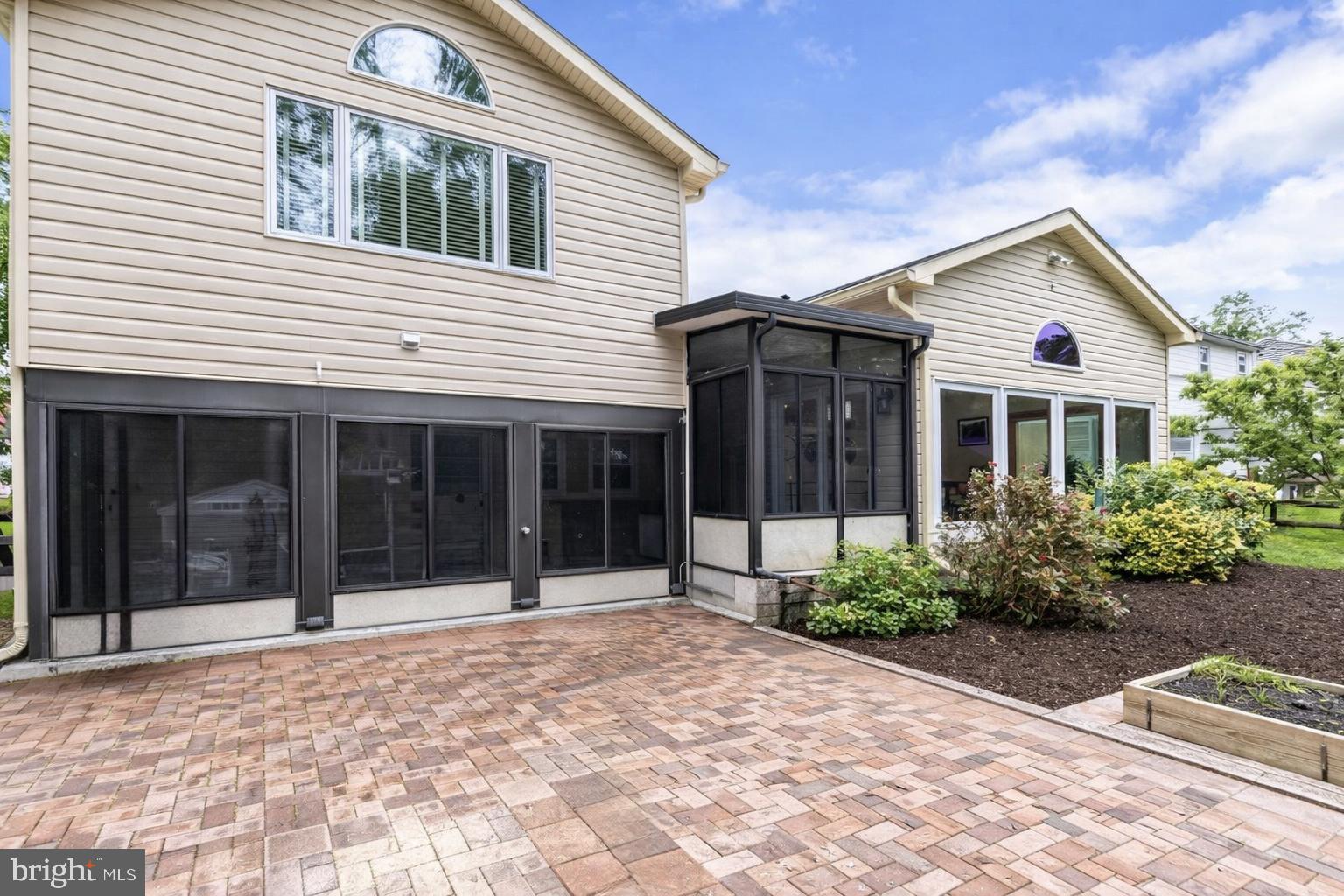 DULANEY VILLAGE - Residential