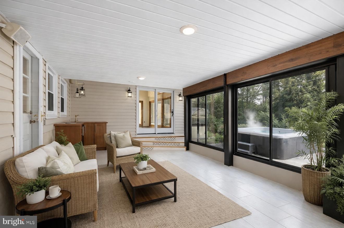 DULANEY VILLAGE - Residential