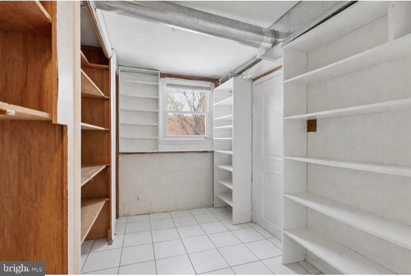 DULANEY VILLAGE - Residential