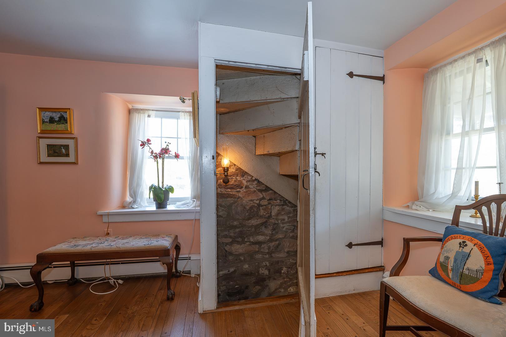 MONTGOMERY HILL - Residential