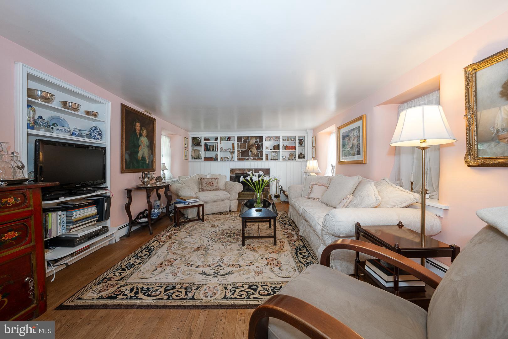 MONTGOMERY HILL - Residential