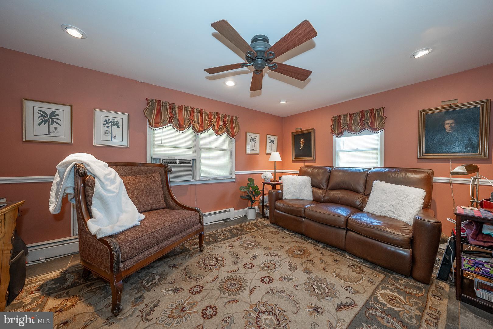 MONTGOMERY HILL - Residential