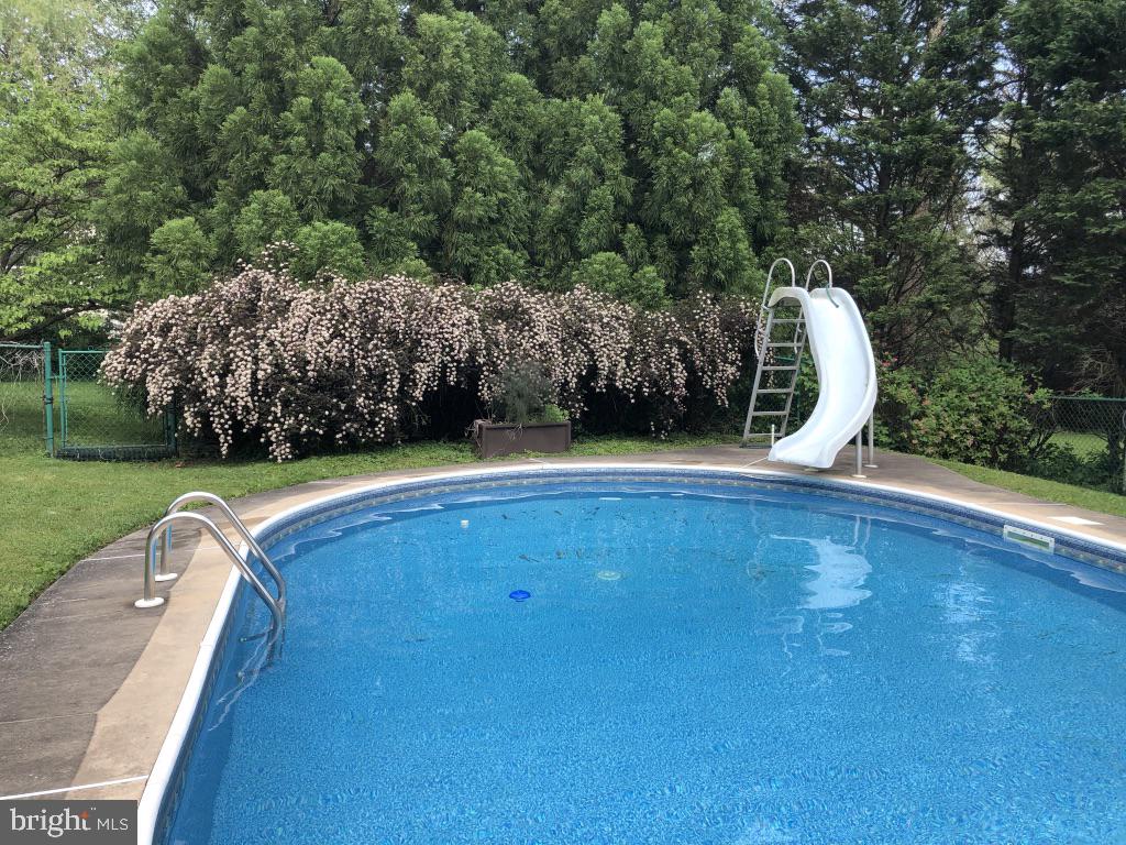 MONTGOMERY HILL - Residential