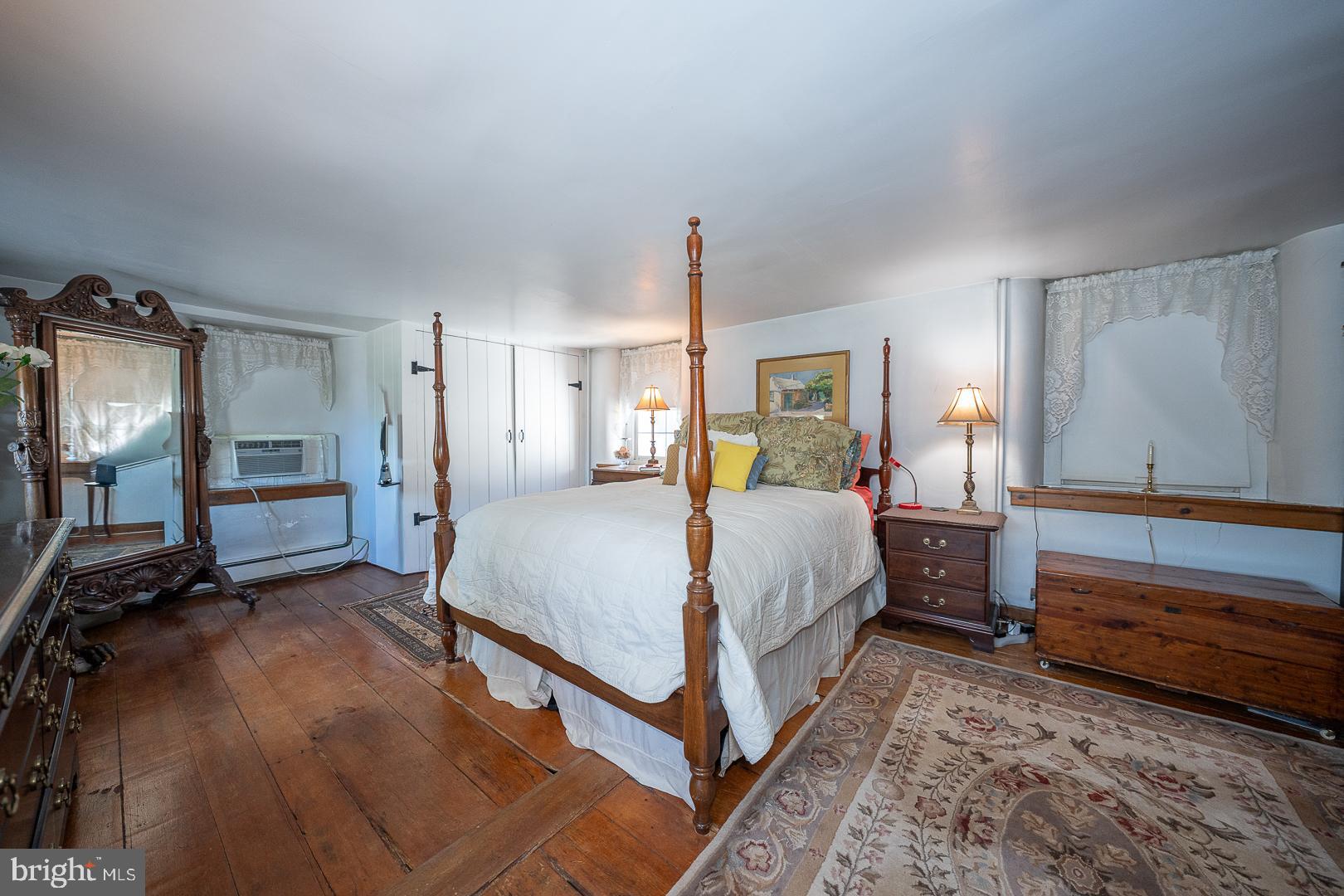 MONTGOMERY HILL - Residential