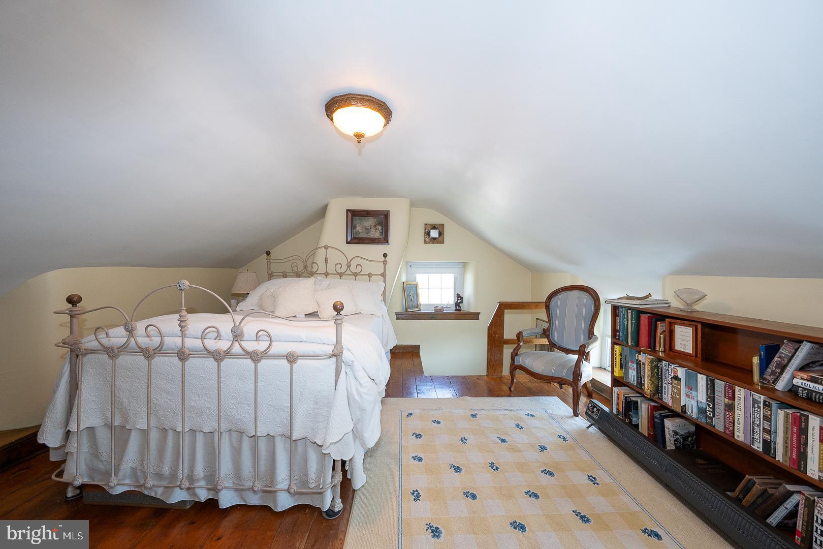 MONTGOMERY HILL - Residential