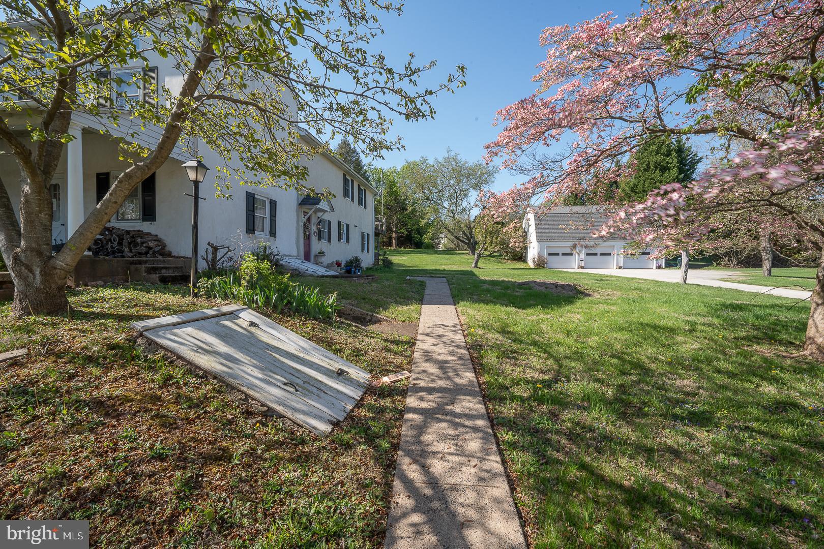 MONTGOMERY HILL - Residential