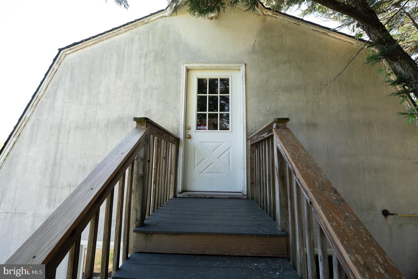 MONTGOMERY HILL - Residential