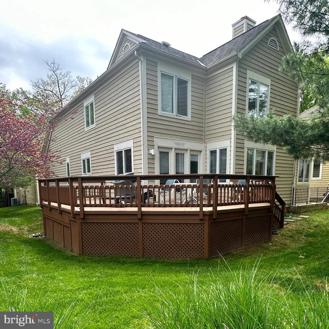 PAVILION OF RESTON TOWN CENTER - Residential