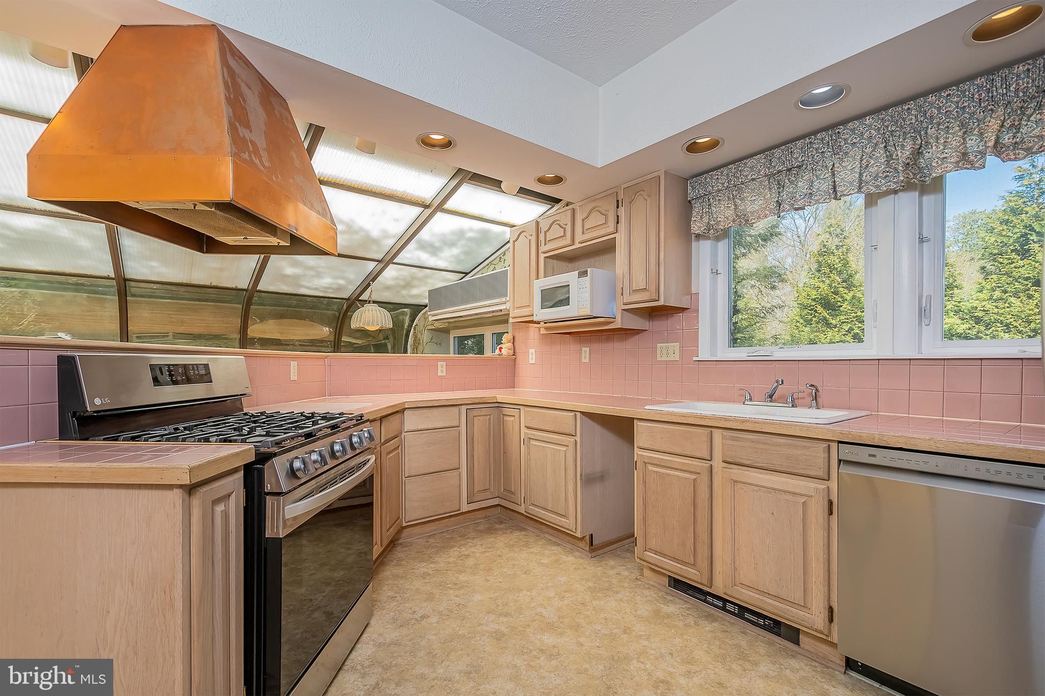 OAKLAND - Residential