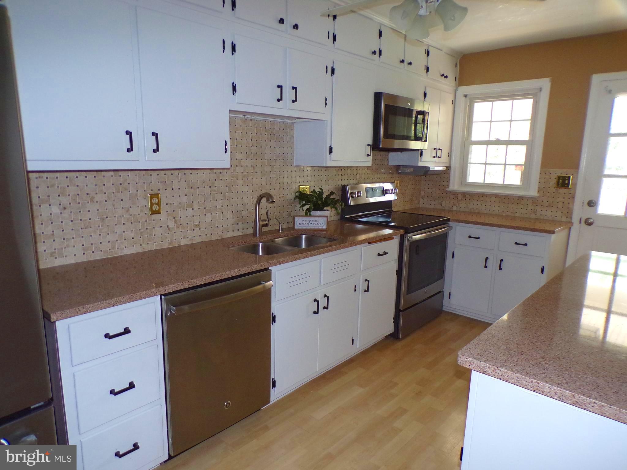 TWIN CREEK PLAZA - Residential