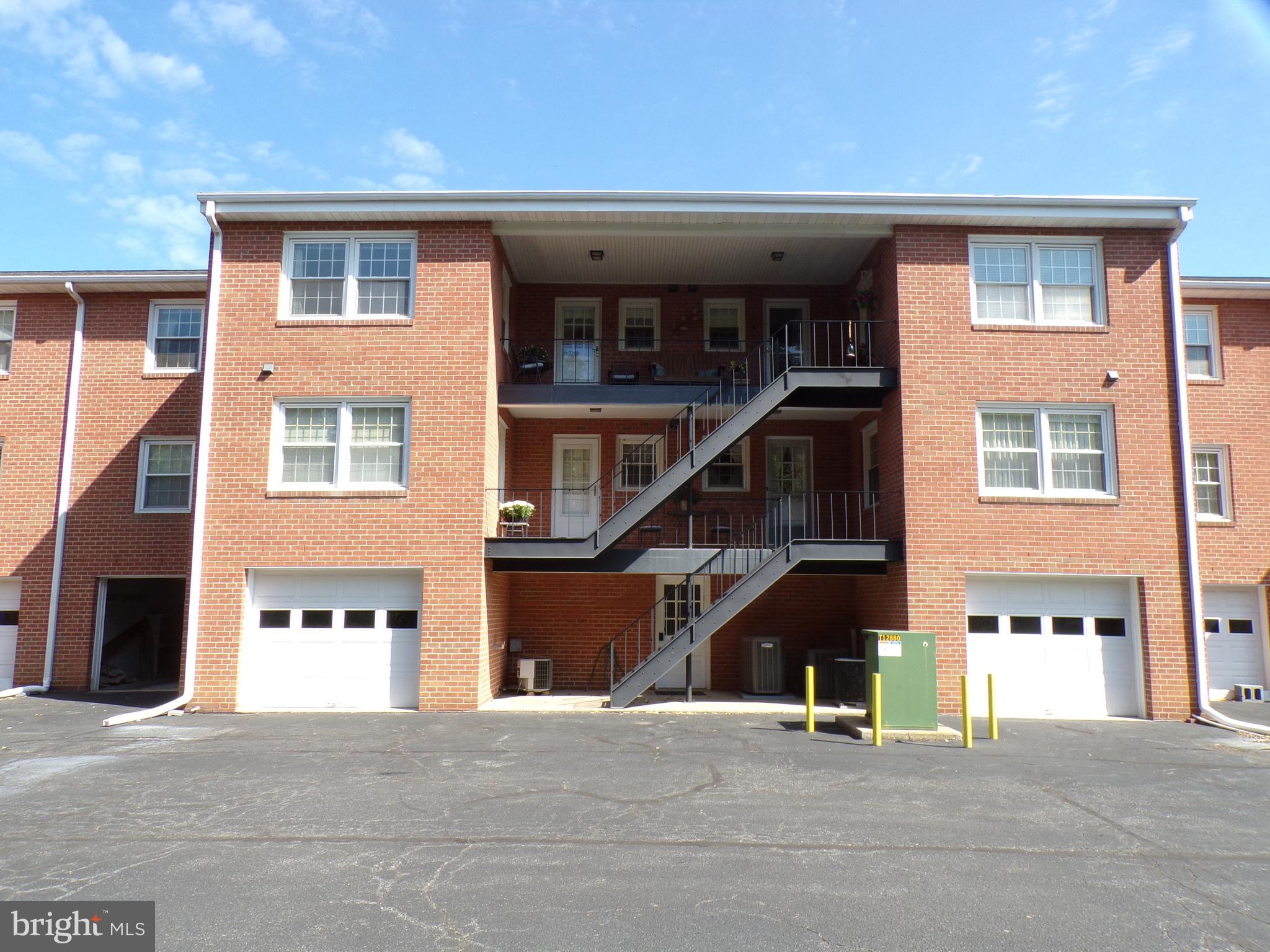 TWIN CREEK PLAZA - Residential