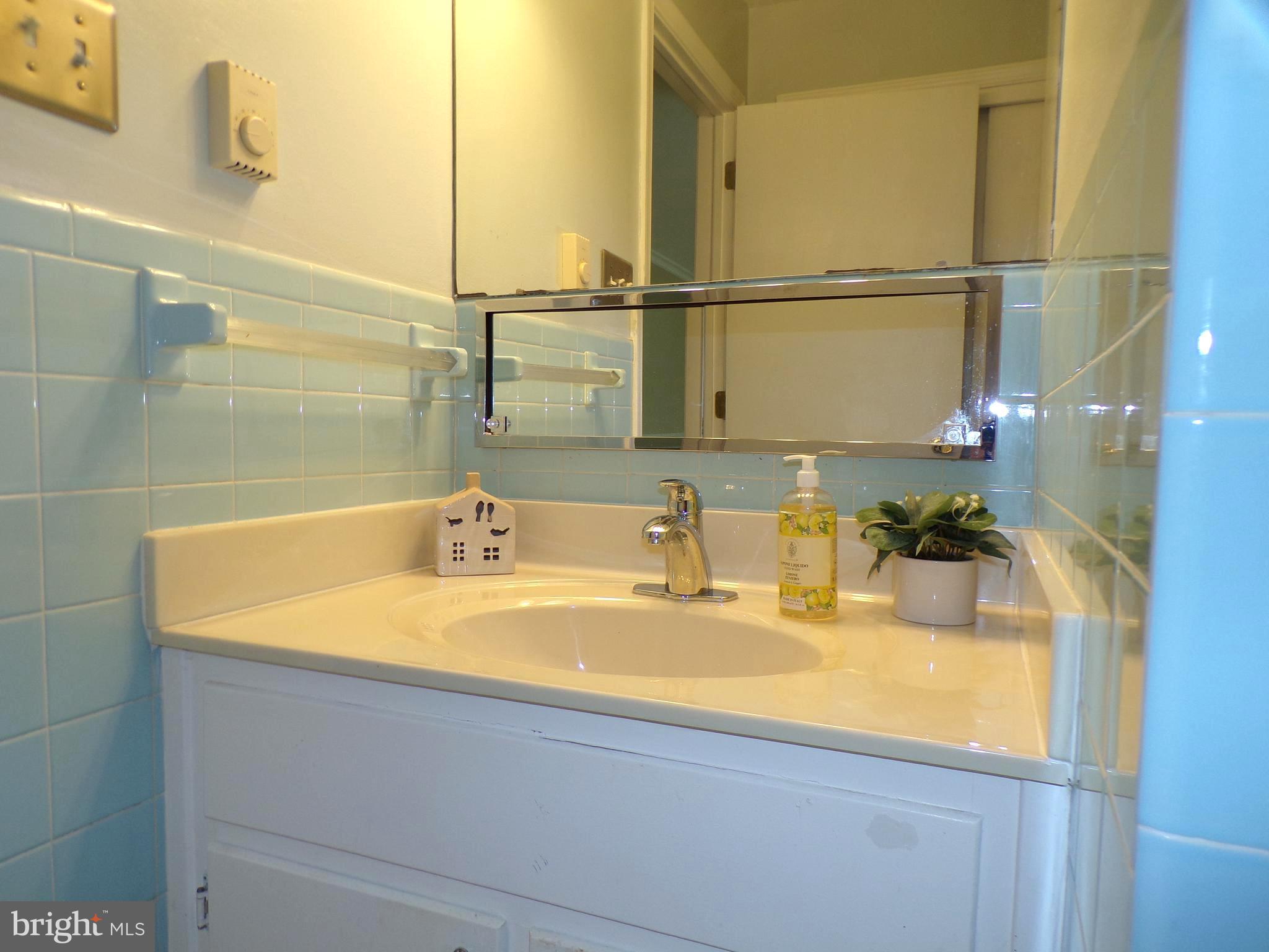 TWIN CREEK PLAZA - Residential