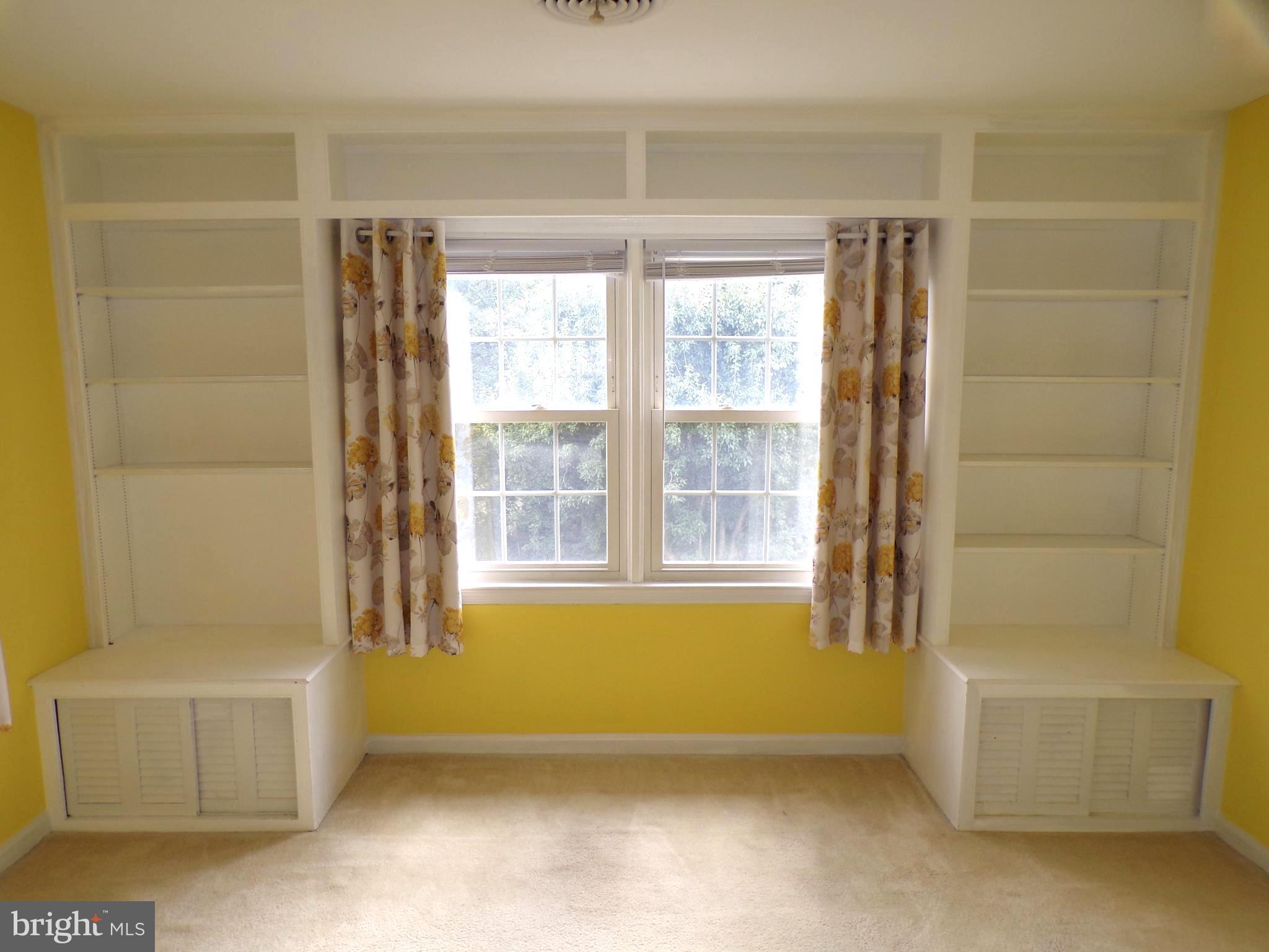 TWIN CREEK PLAZA - Residential