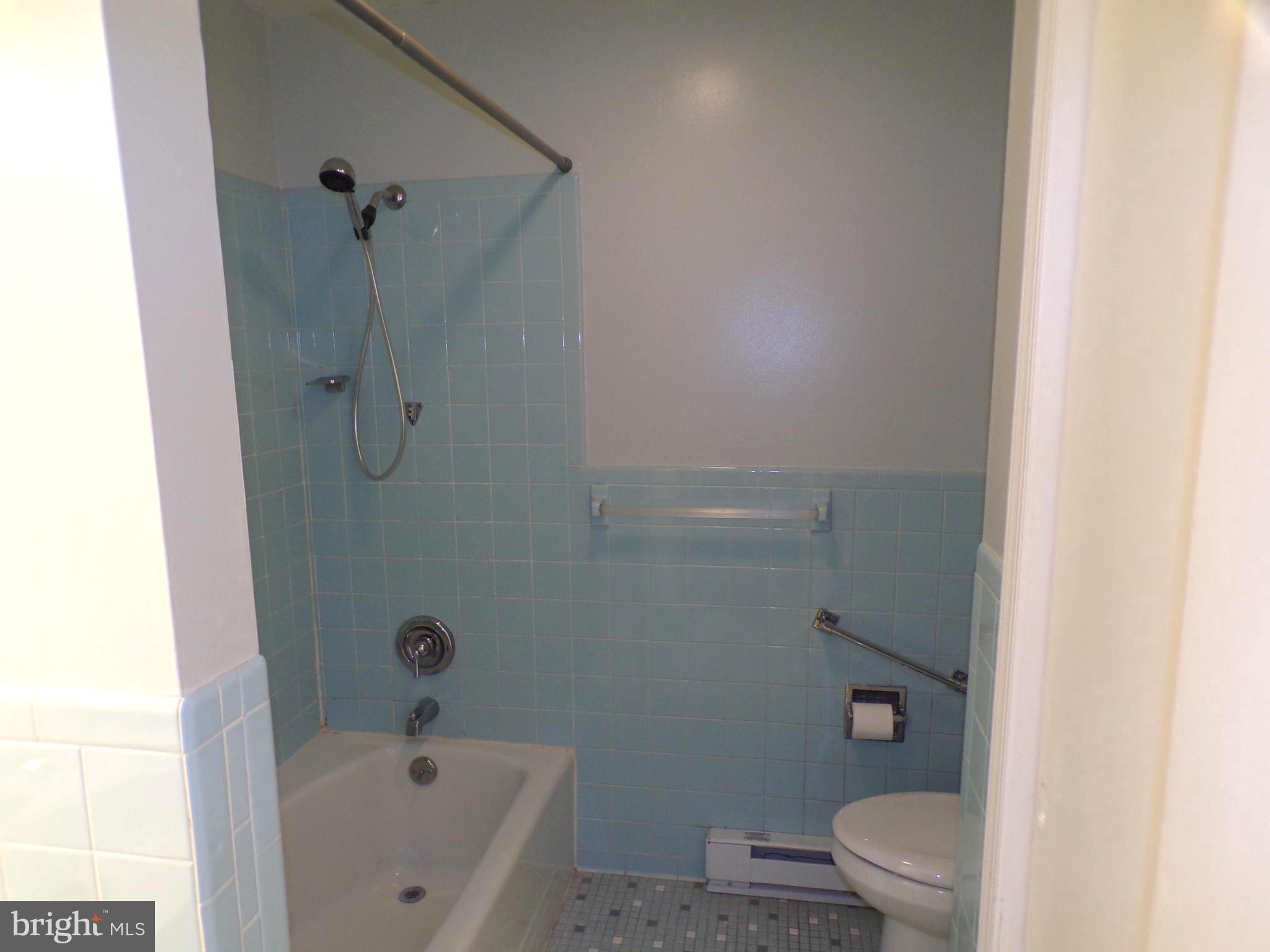 TWIN CREEK PLAZA - Residential