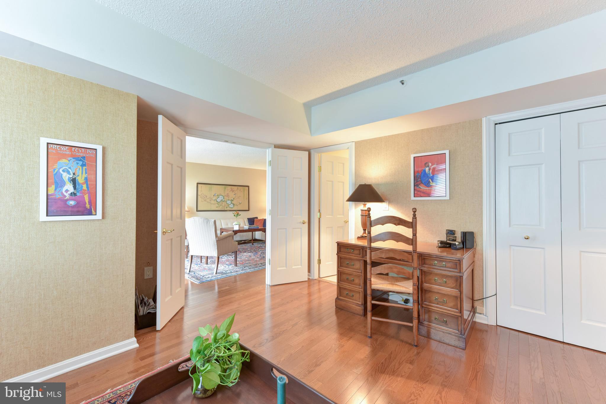 CRYSTAL GATEWAY - Residential