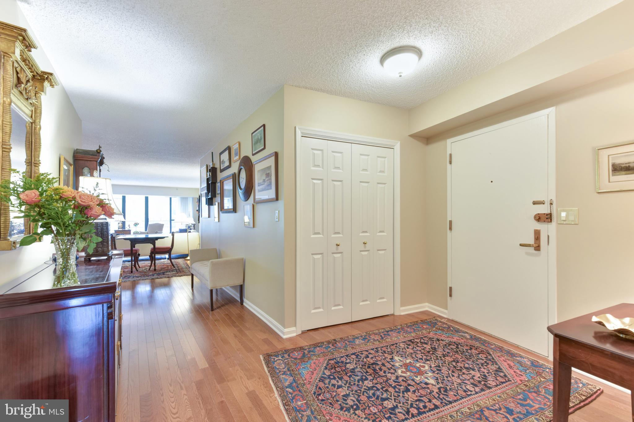 CRYSTAL GATEWAY - Residential