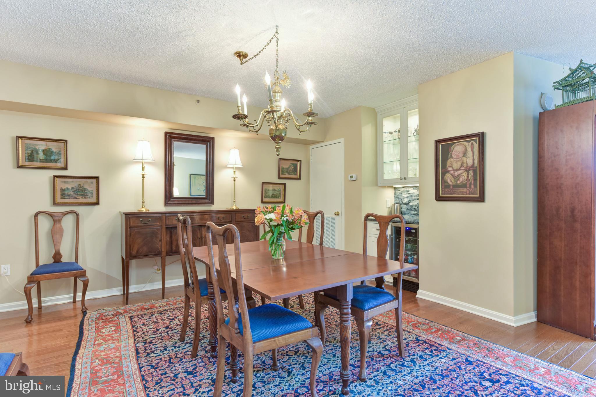 CRYSTAL GATEWAY - Residential