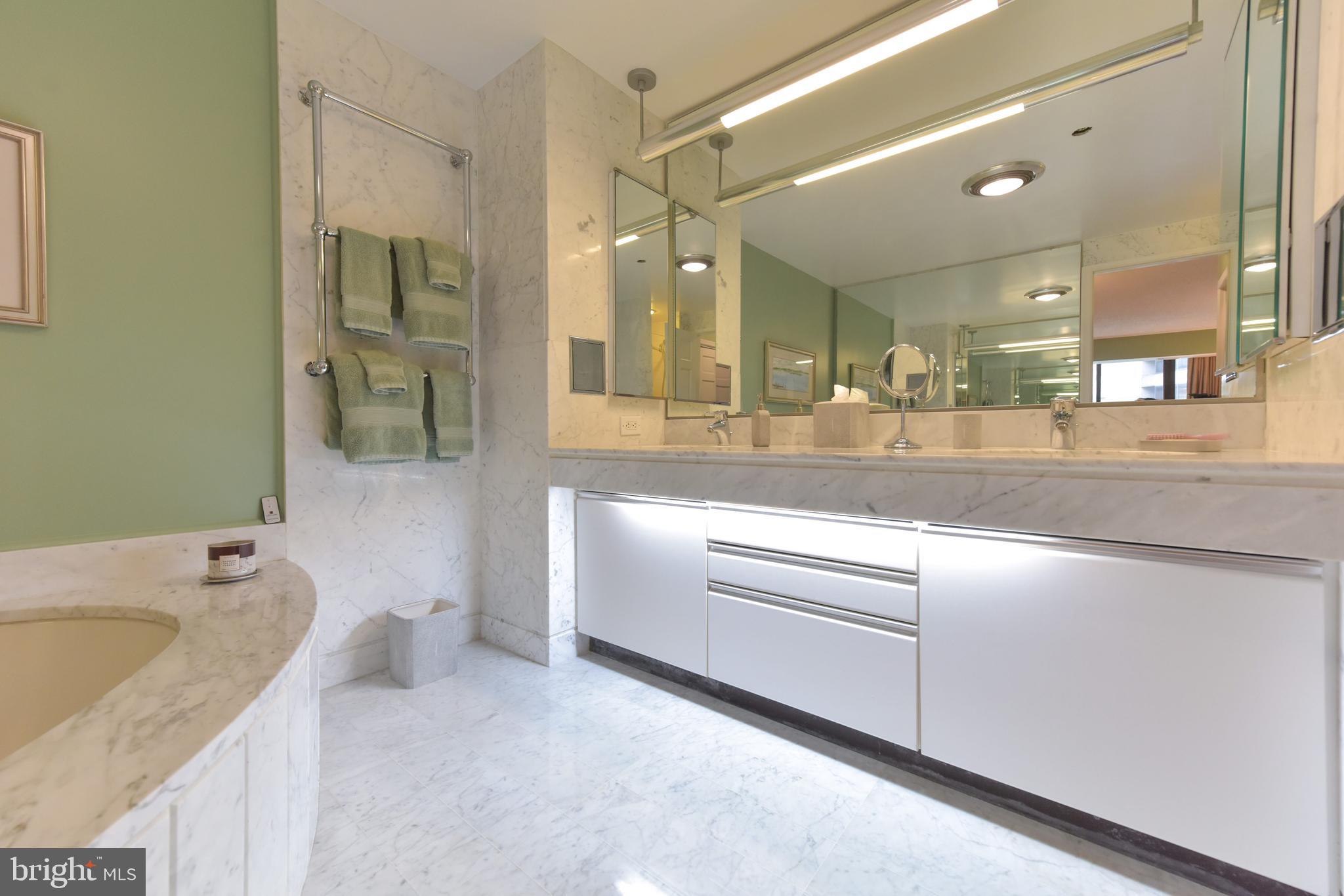 CRYSTAL GATEWAY - Residential