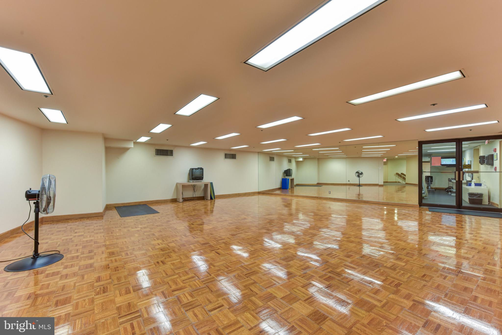 CRYSTAL GATEWAY - Residential