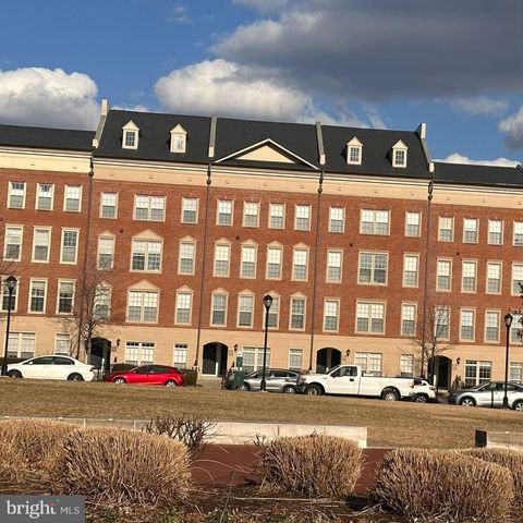 Photo of 7931 Crescent Park Drive, GAINESVILLE, VA 20155 (MLS # VAPW2113388)