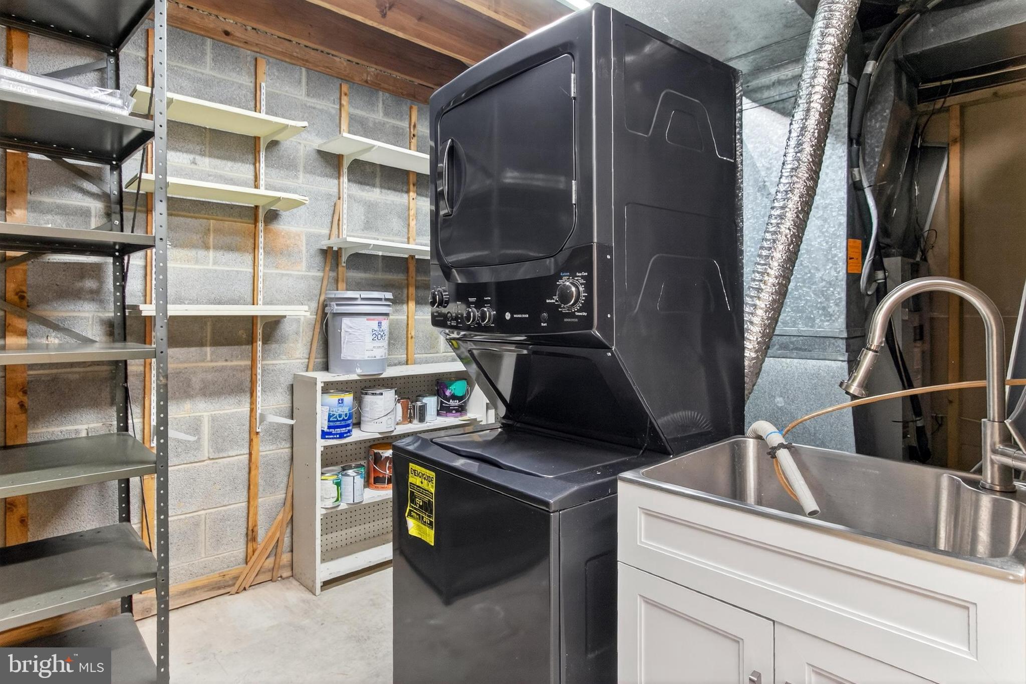 DUNN LORING VILLAGE - Residential