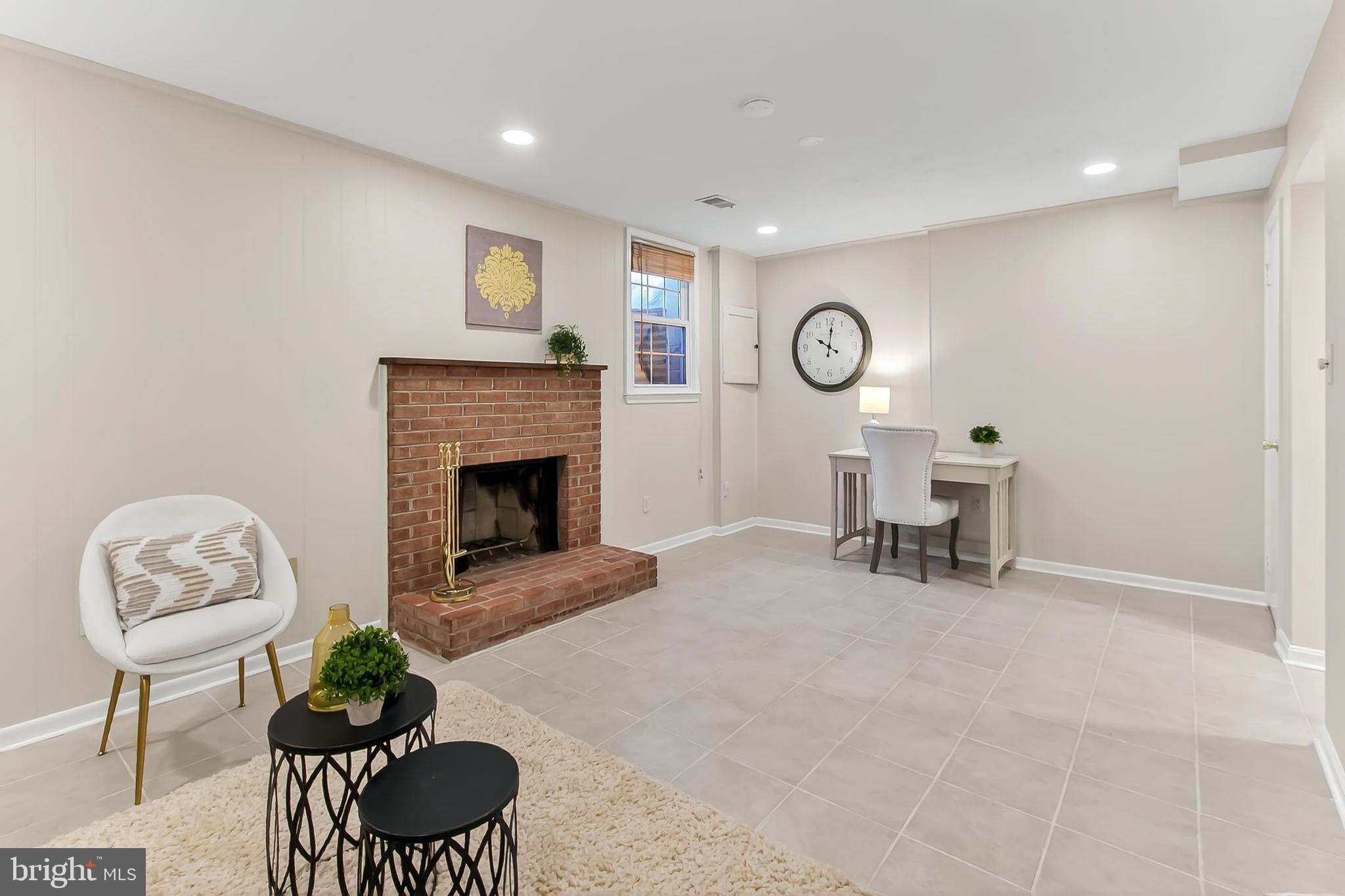 DUNN LORING VILLAGE - Residential