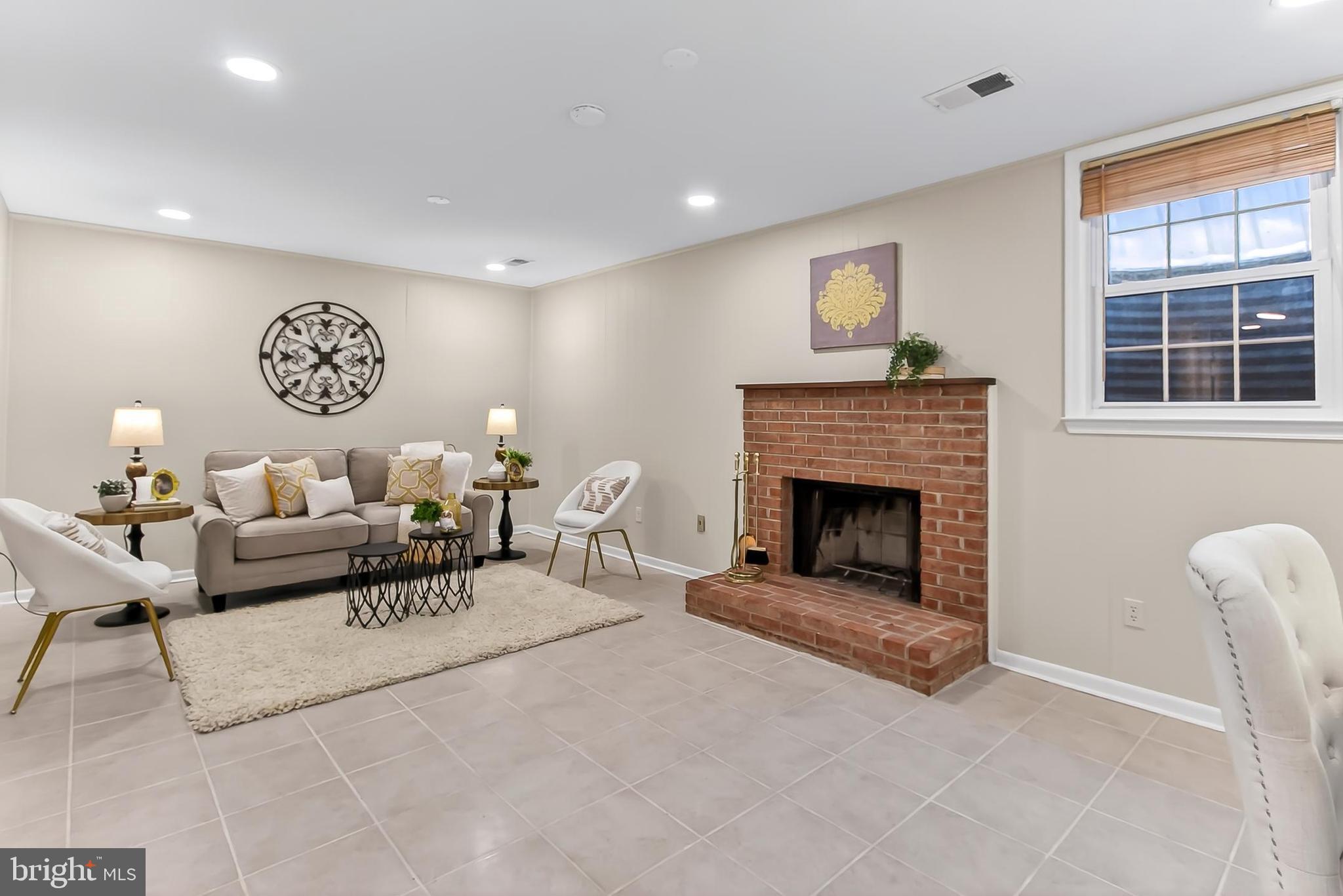 DUNN LORING VILLAGE - Residential