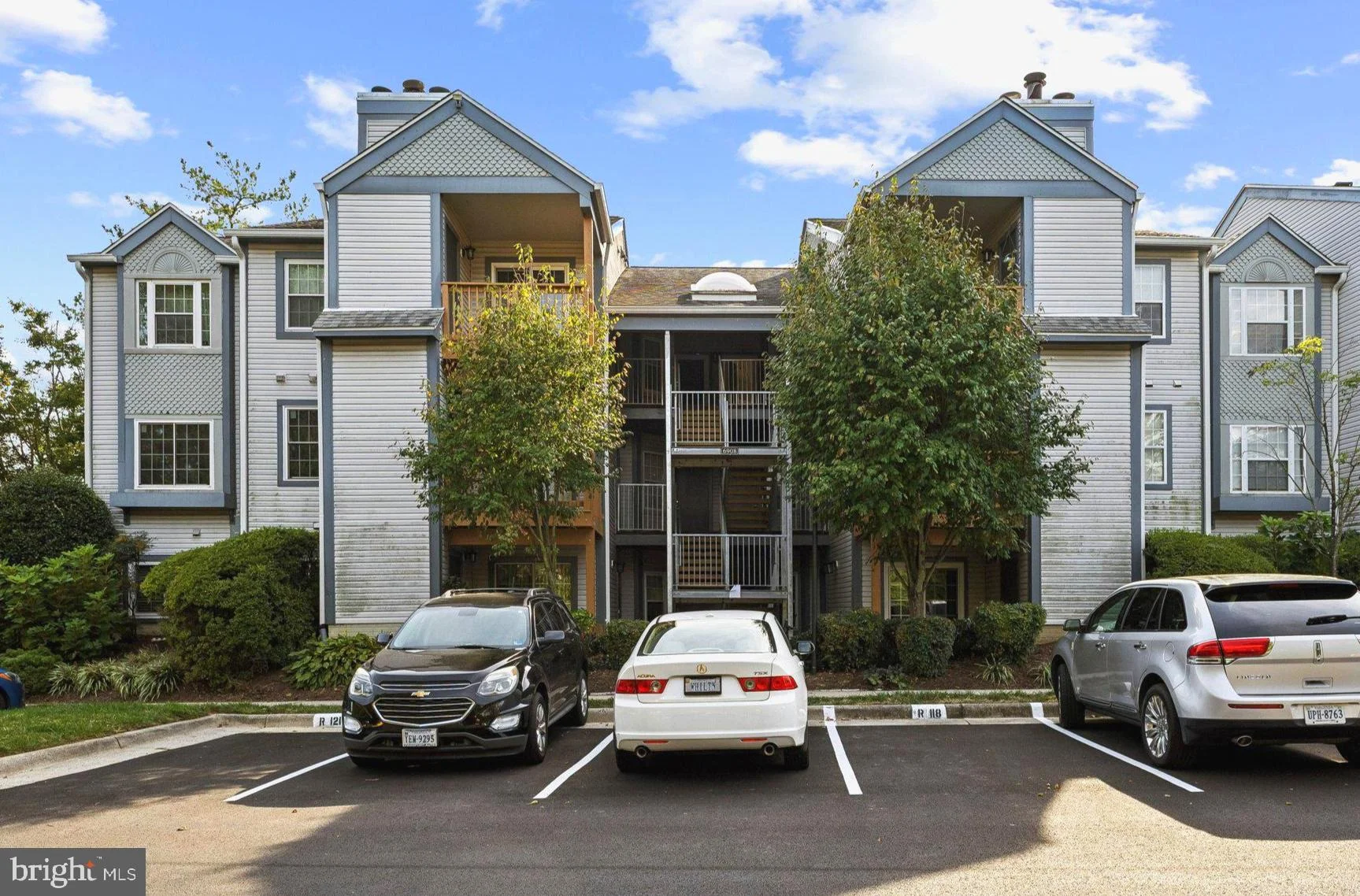 6908 Victoria Drive Unit I