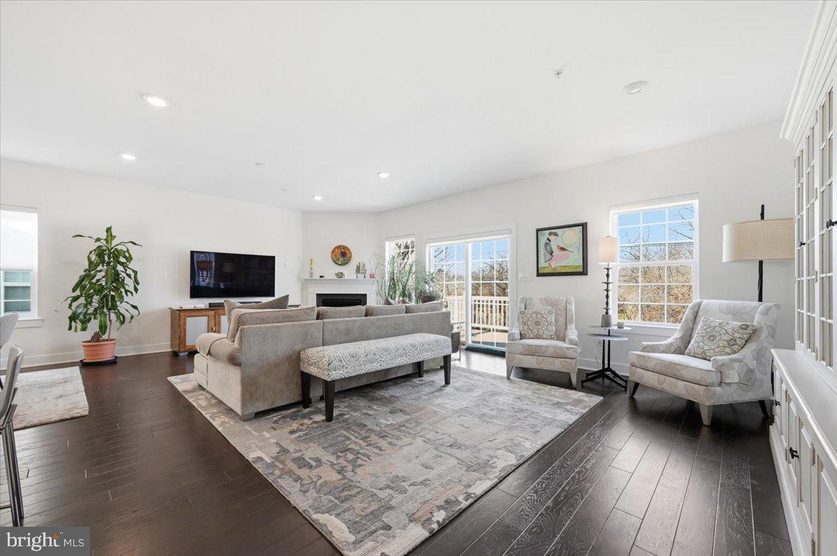 LOCHIEL FARM - Residential