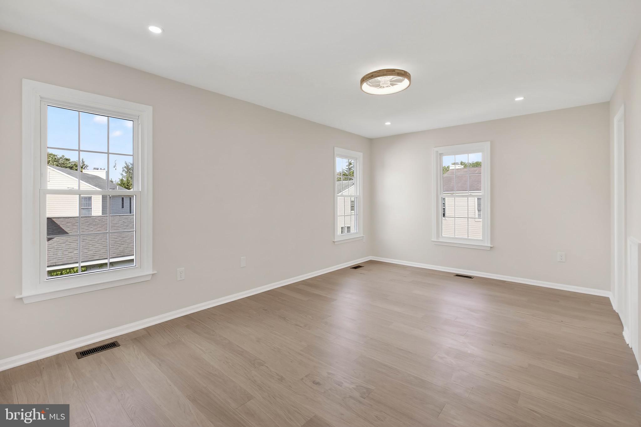 POTOMAC RIDGE - Residential