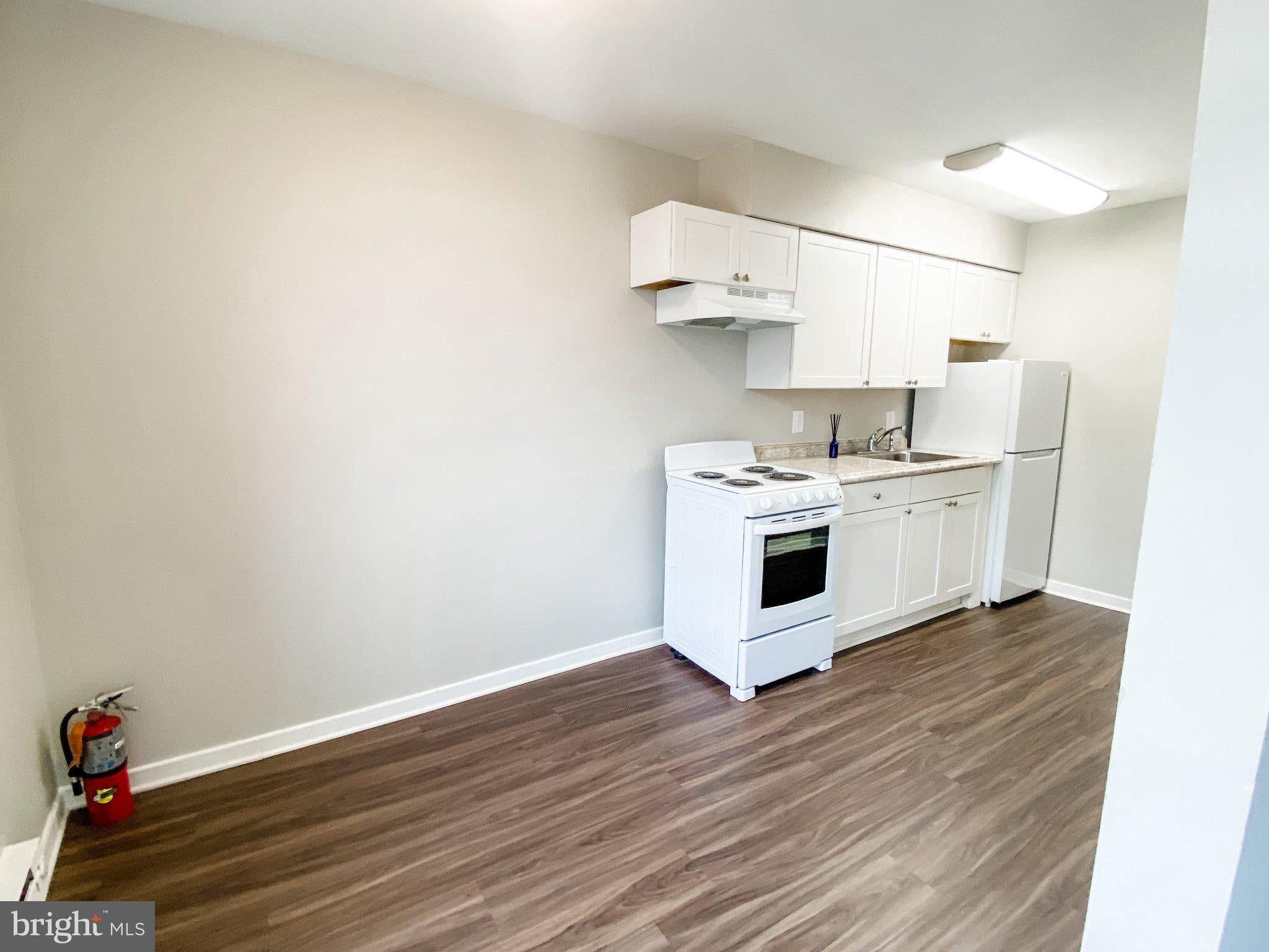 4715 WALNUT STREET