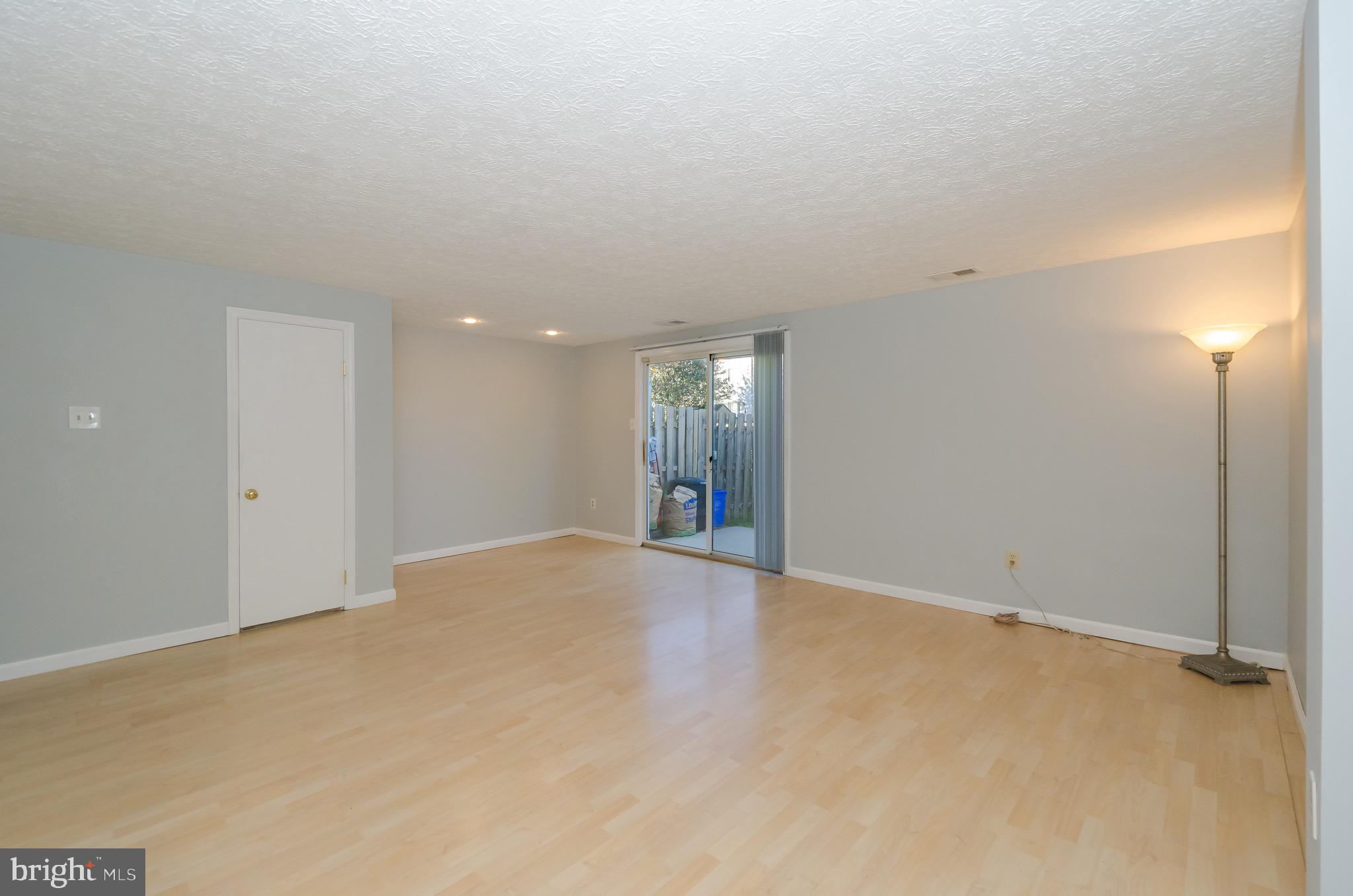 OAK POND - Residential