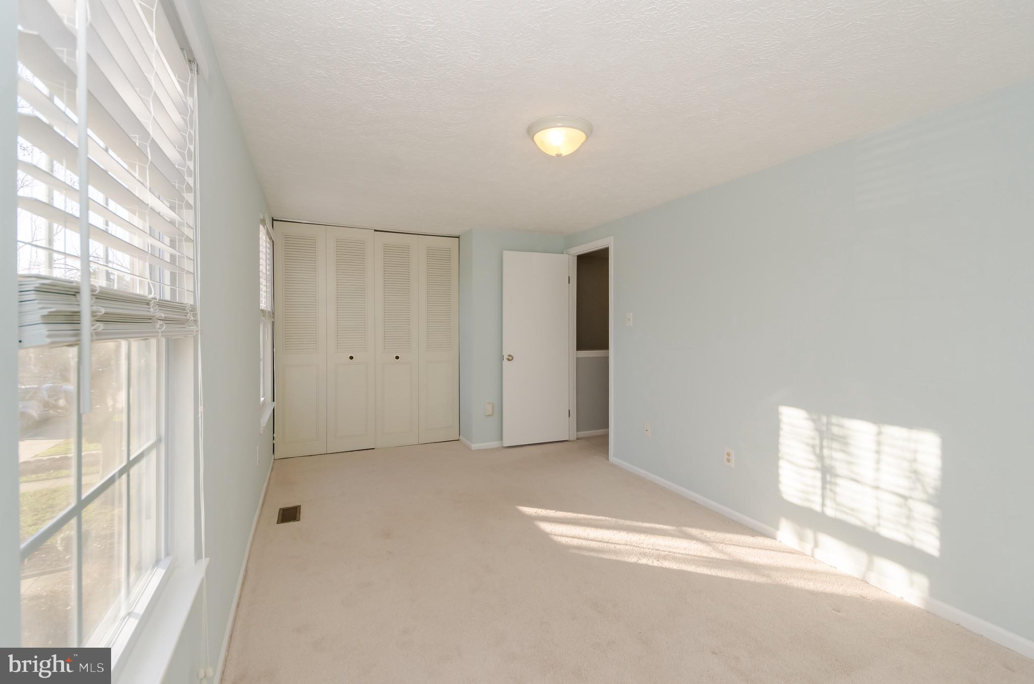 OAK POND - Residential