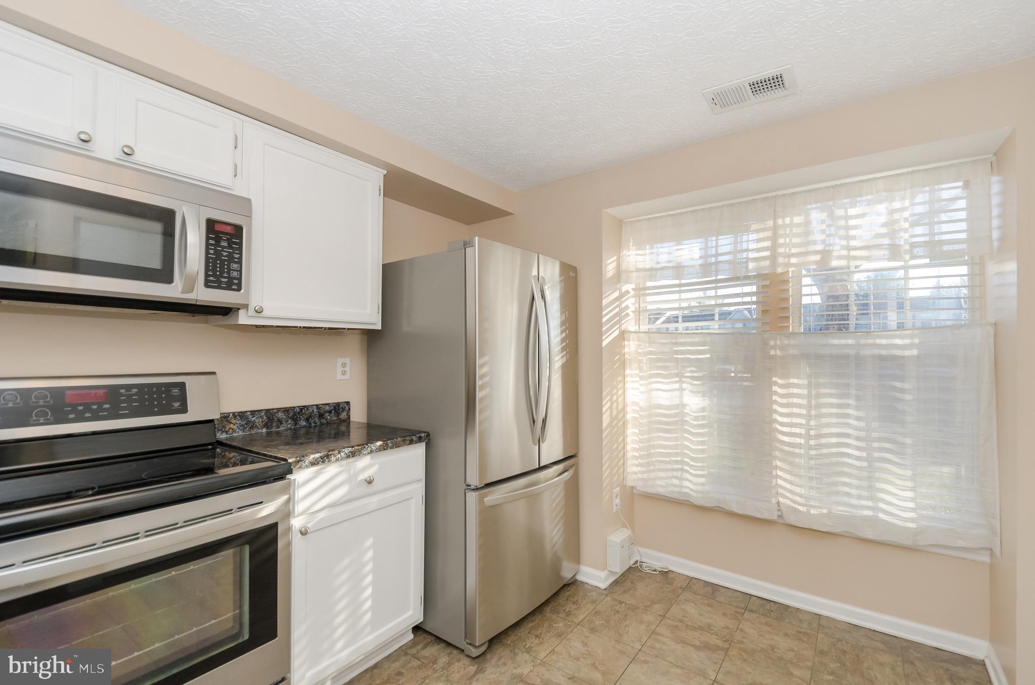 OAK POND - Residential