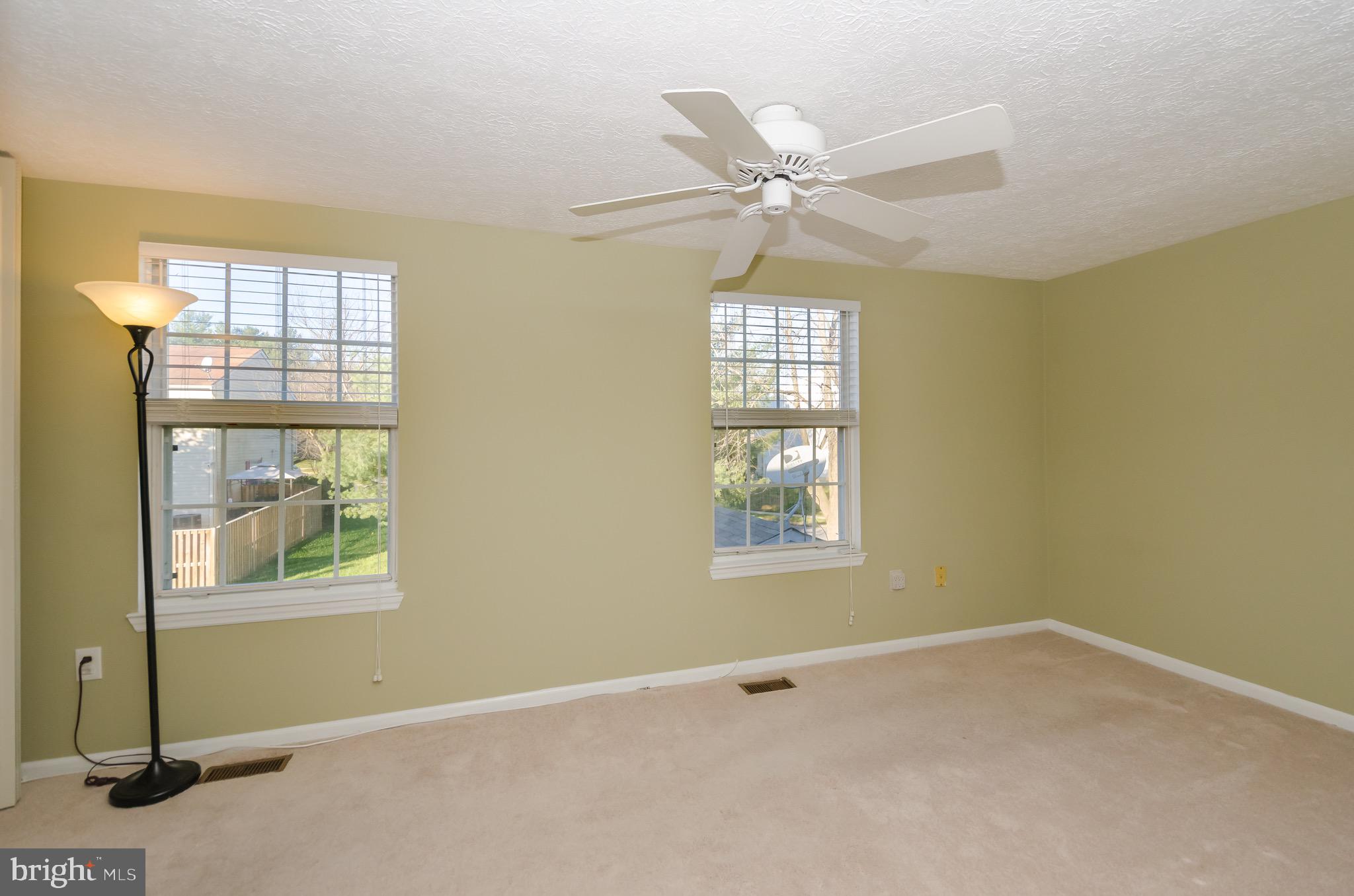 OAK POND - Residential