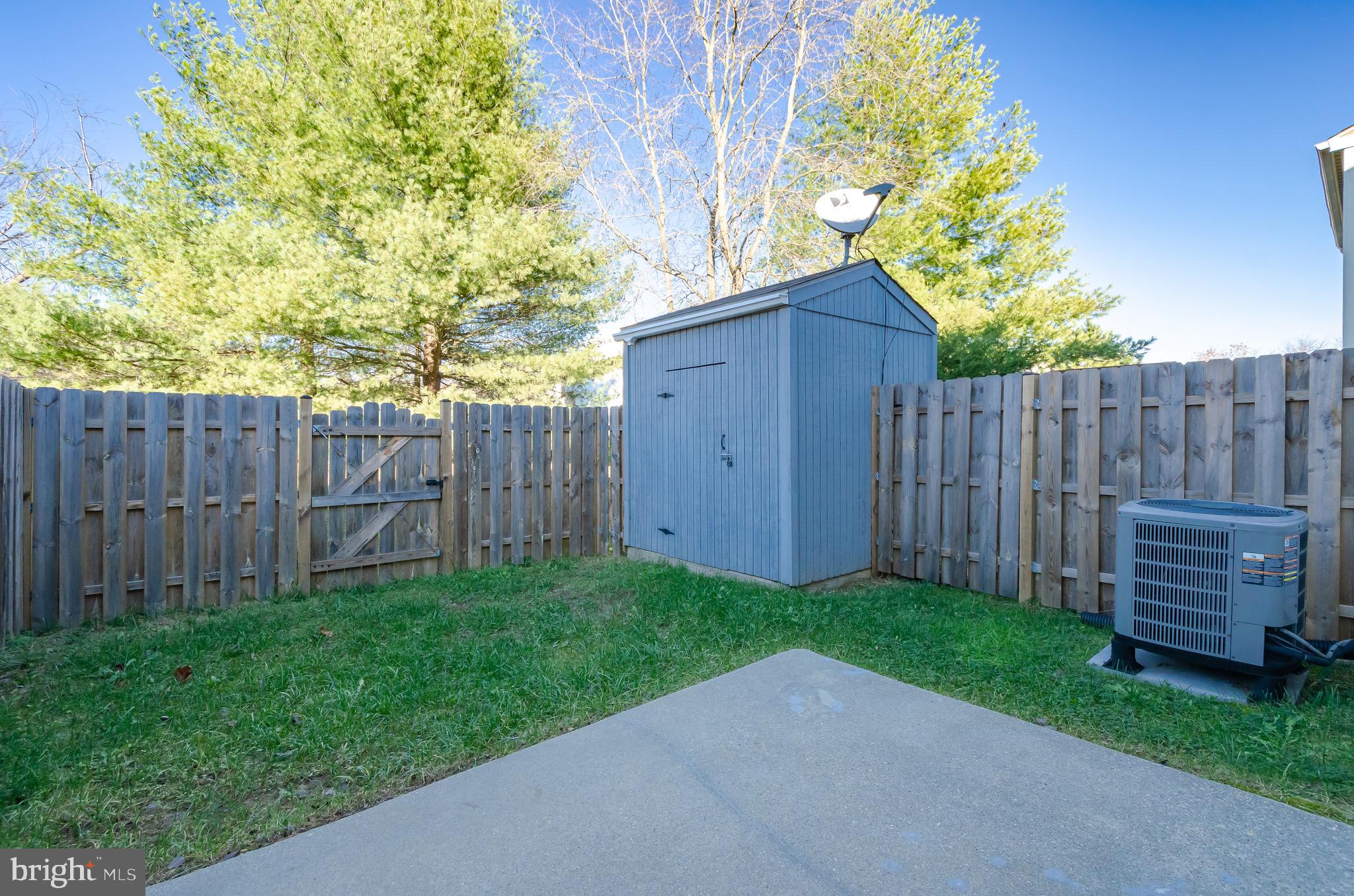 OAK POND - Residential