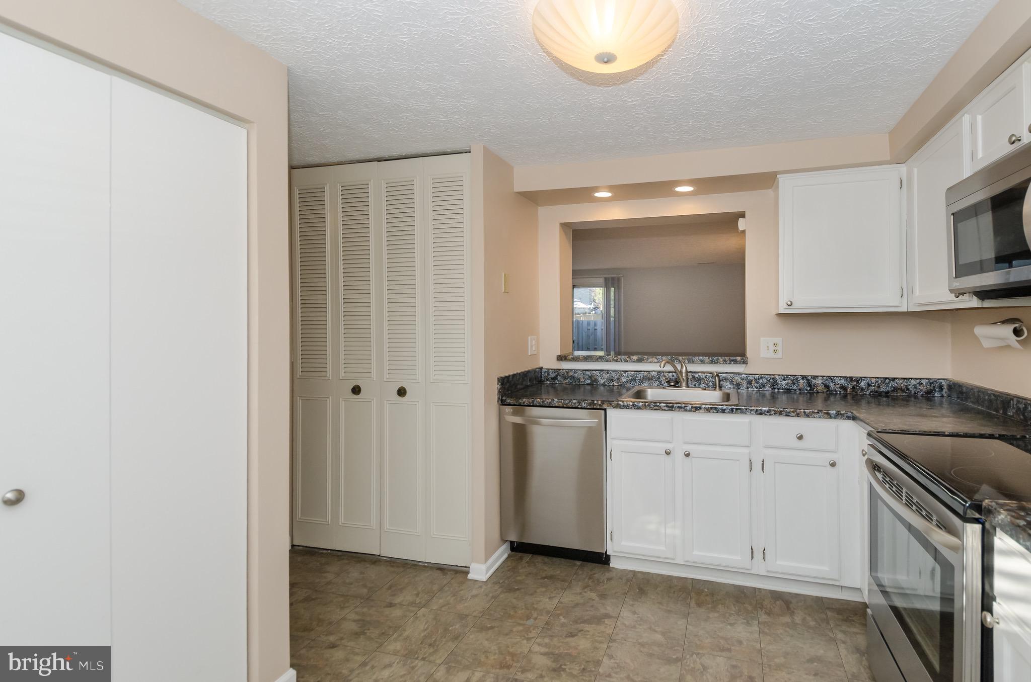 OAK POND - Residential