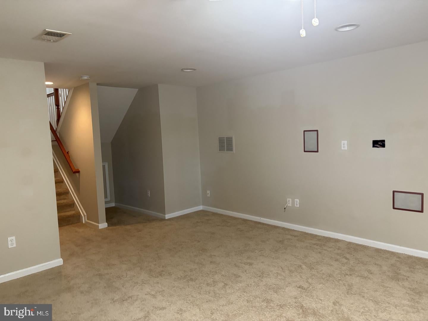 10 WINDWARD DRIVE