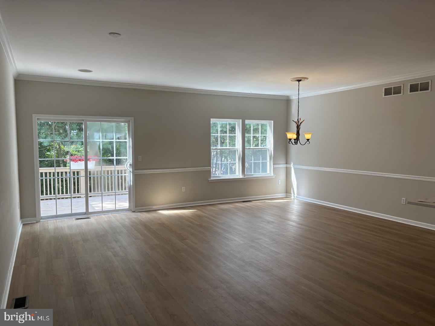 10 WINDWARD DRIVE