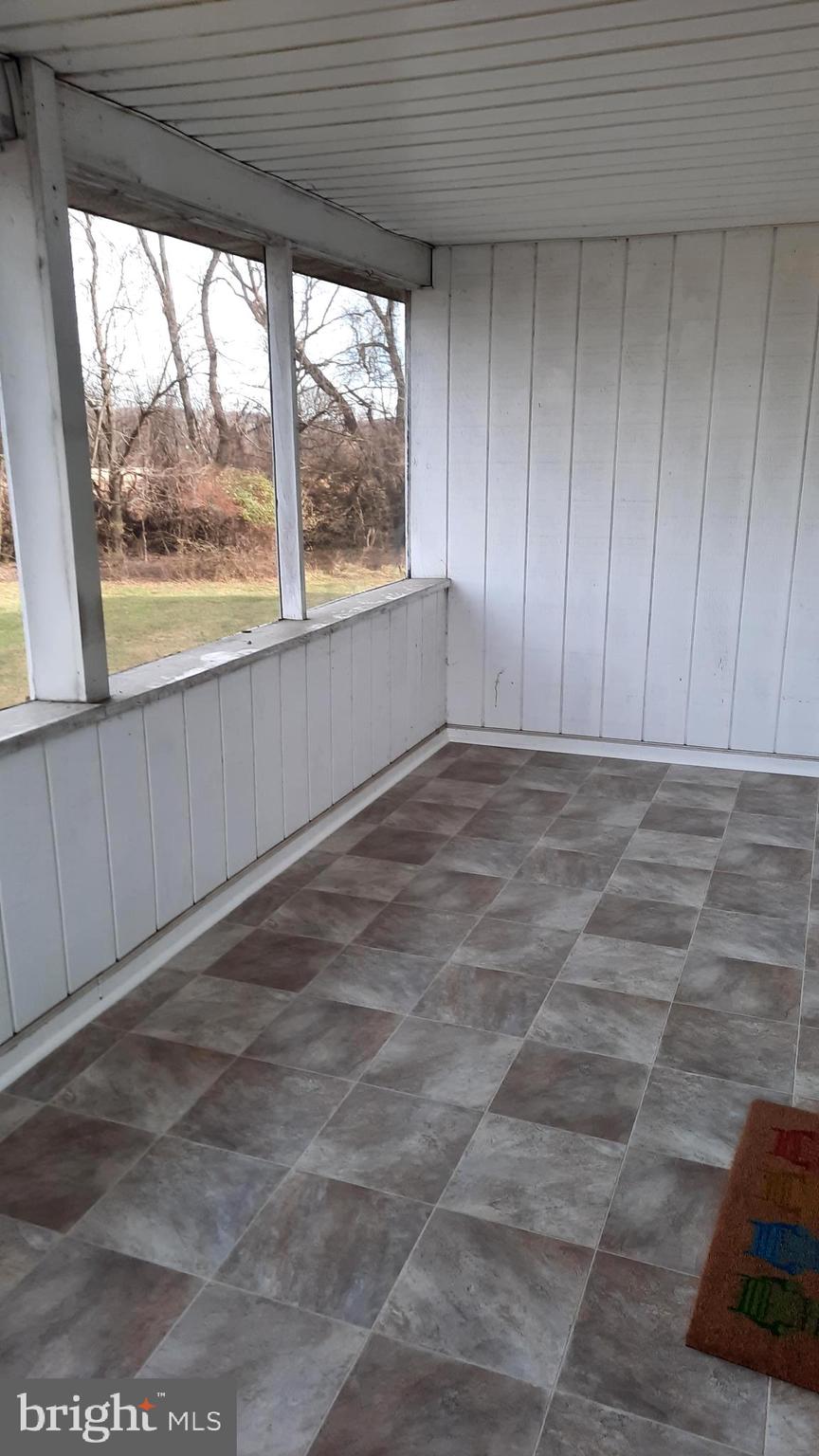 COLONIAL VIEW - Residential Lease