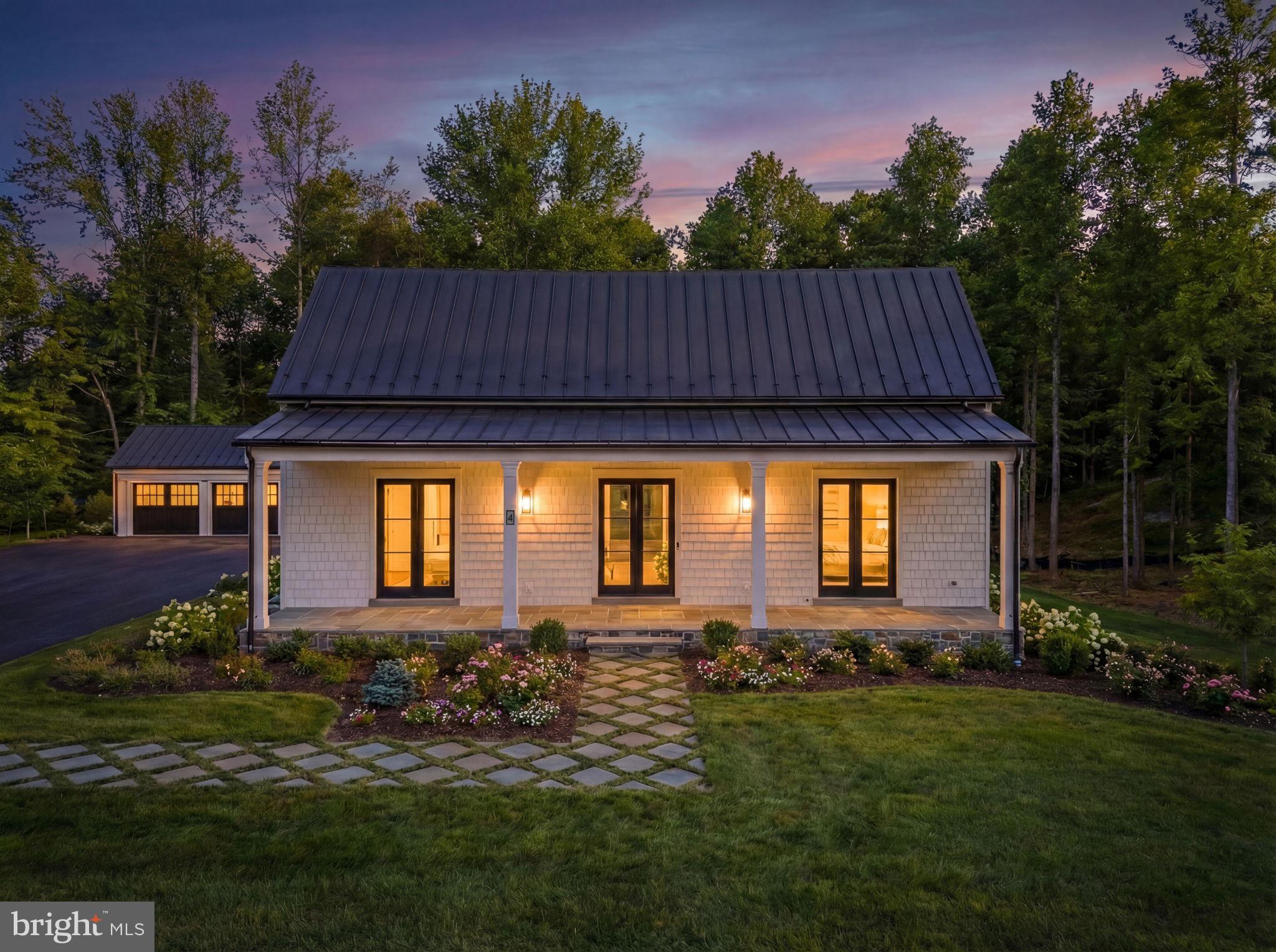 4 FOXTROT KNOLL LANE