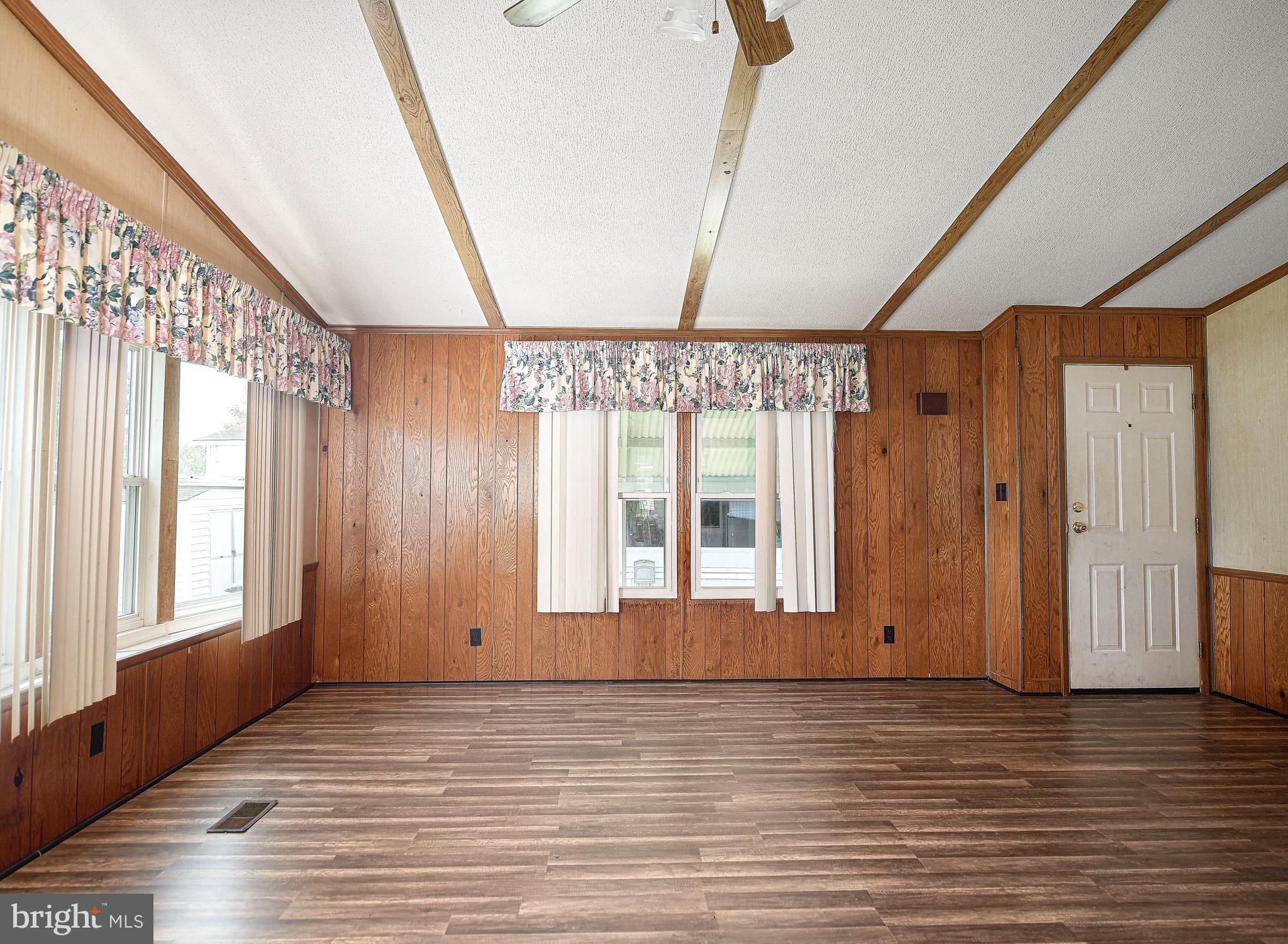 107 LARIAT ROAD