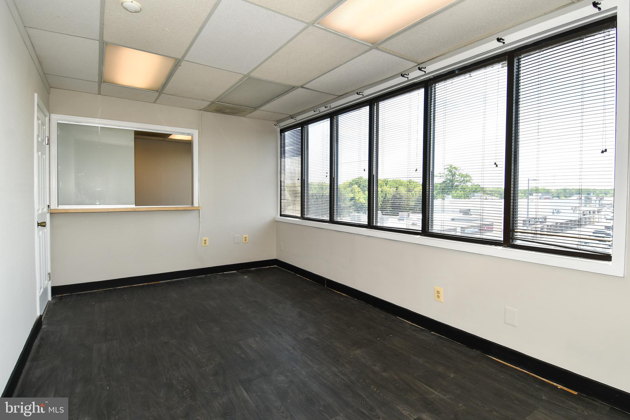 HAMILTON CENTER - Commercial Lease