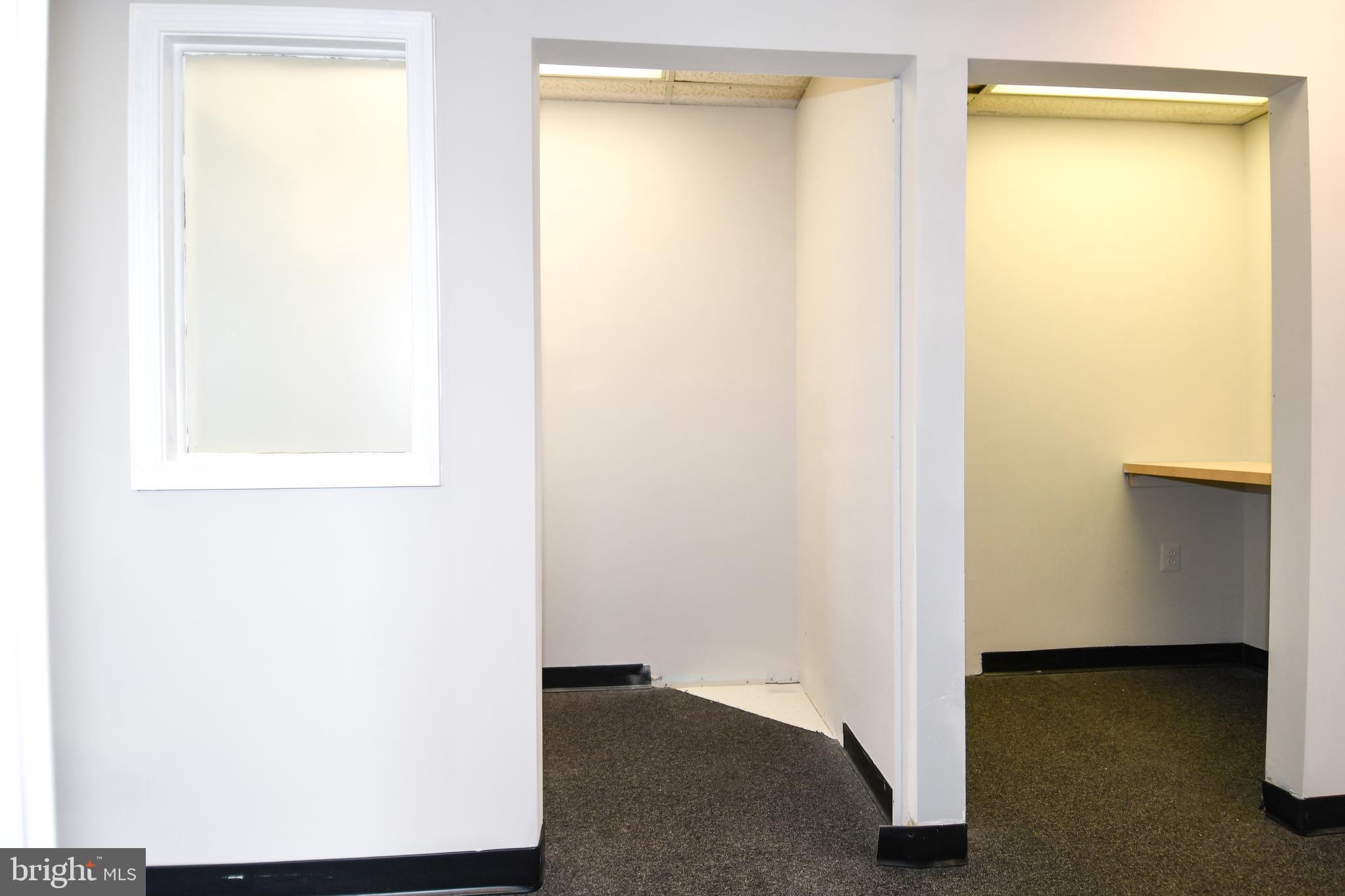 HAMILTON CENTER - Commercial Lease