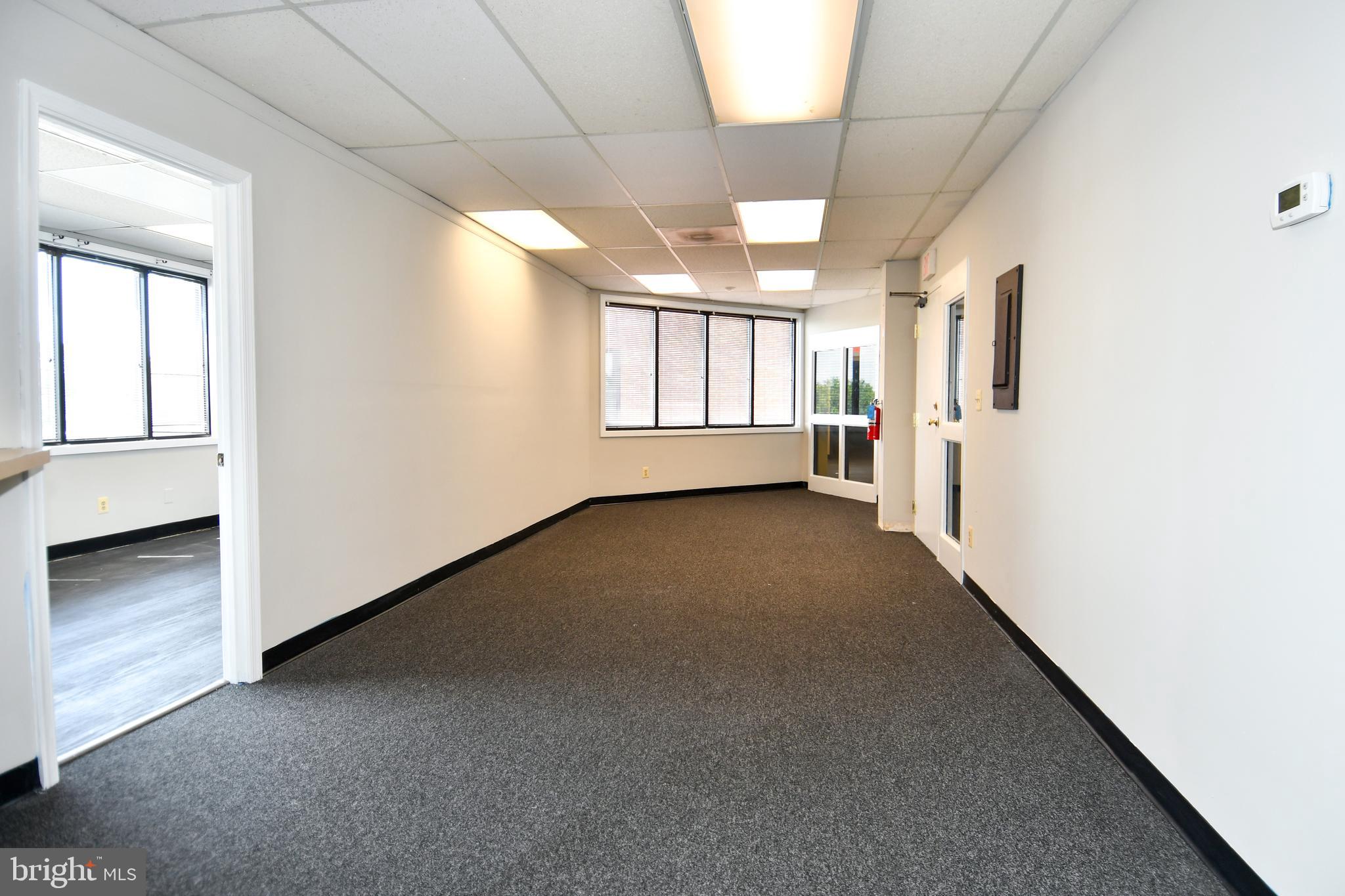 HAMILTON CENTER - Commercial Lease