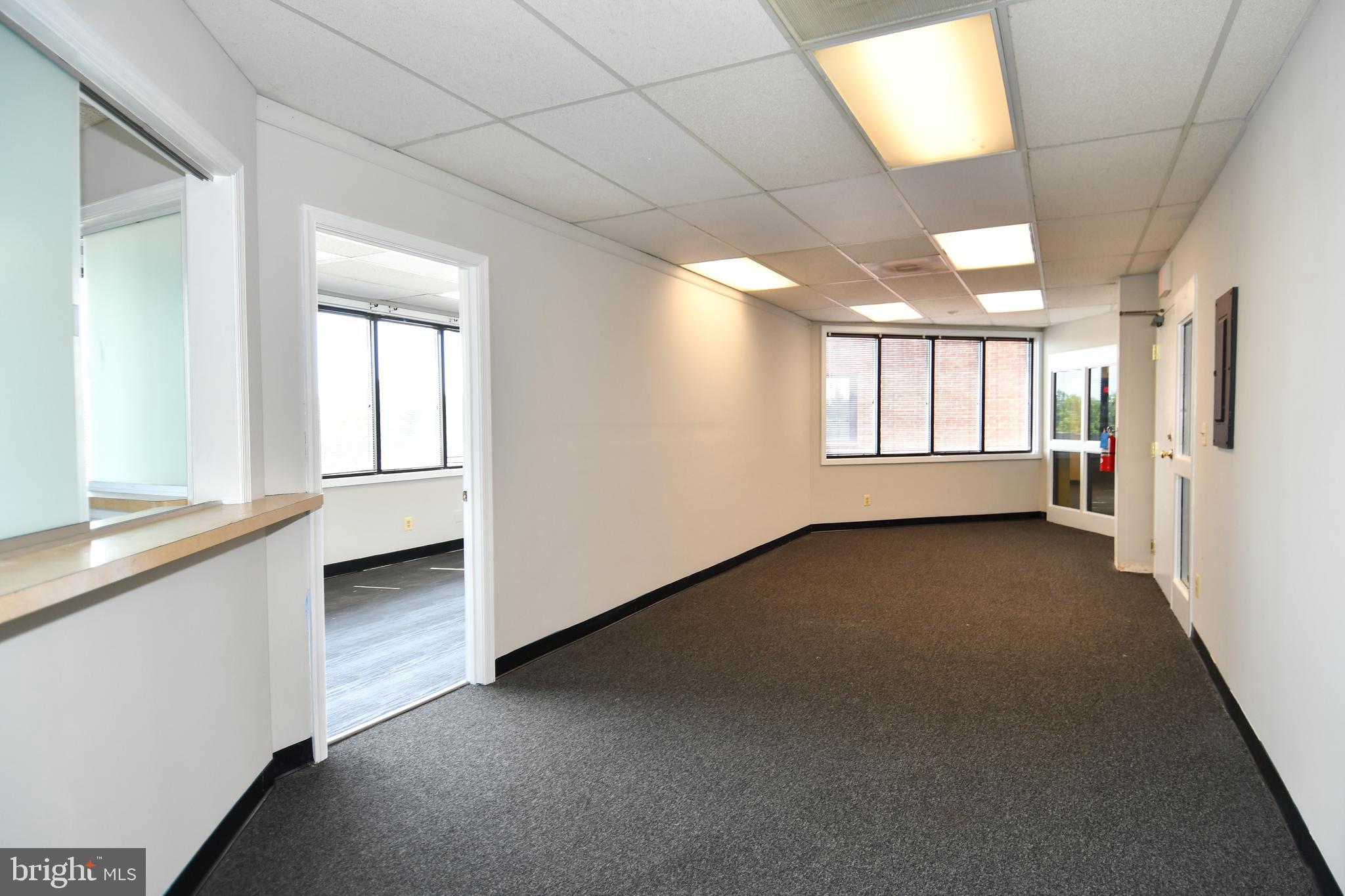 HAMILTON CENTER - Commercial Lease