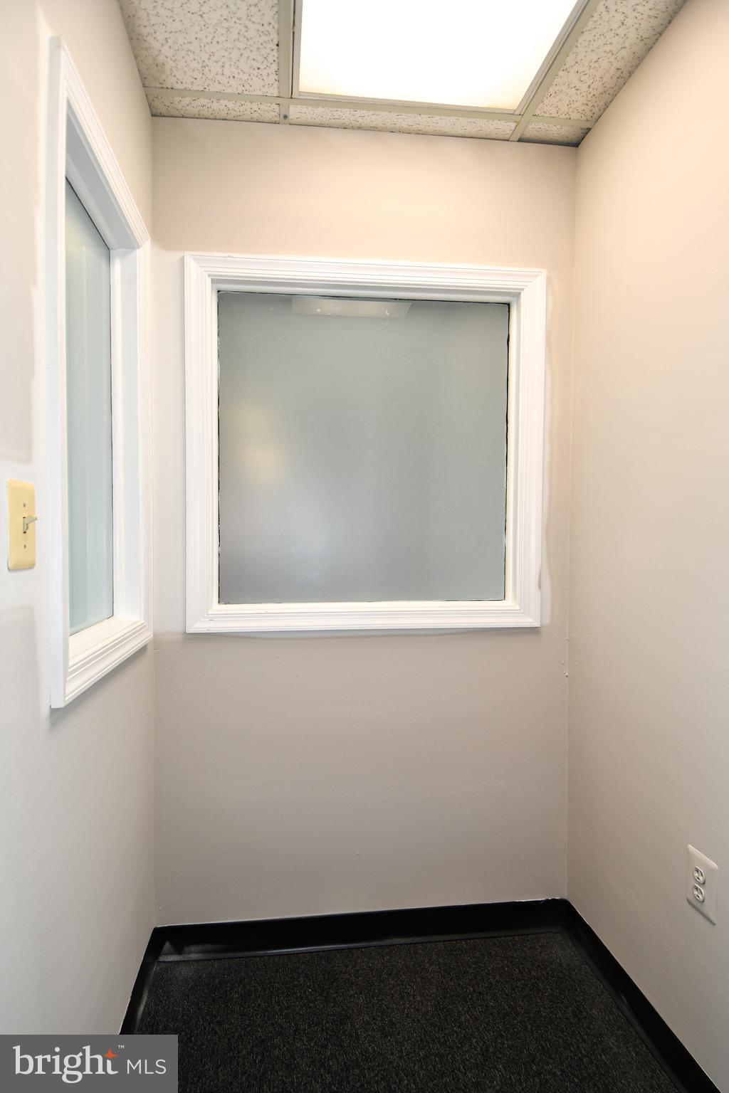 HAMILTON CENTER - Commercial Lease