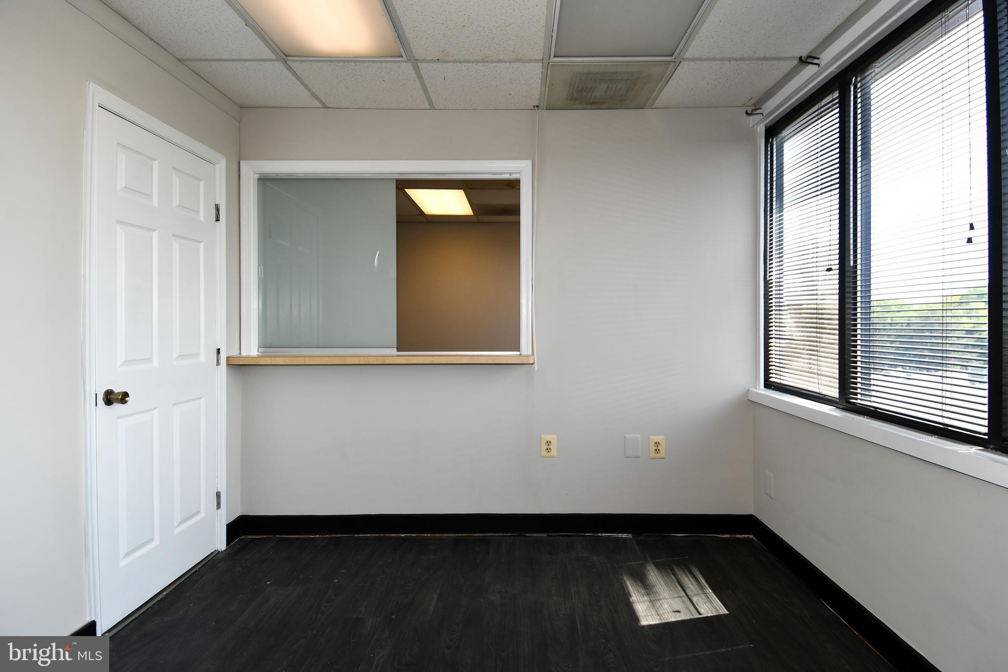 HAMILTON CENTER - Commercial Lease