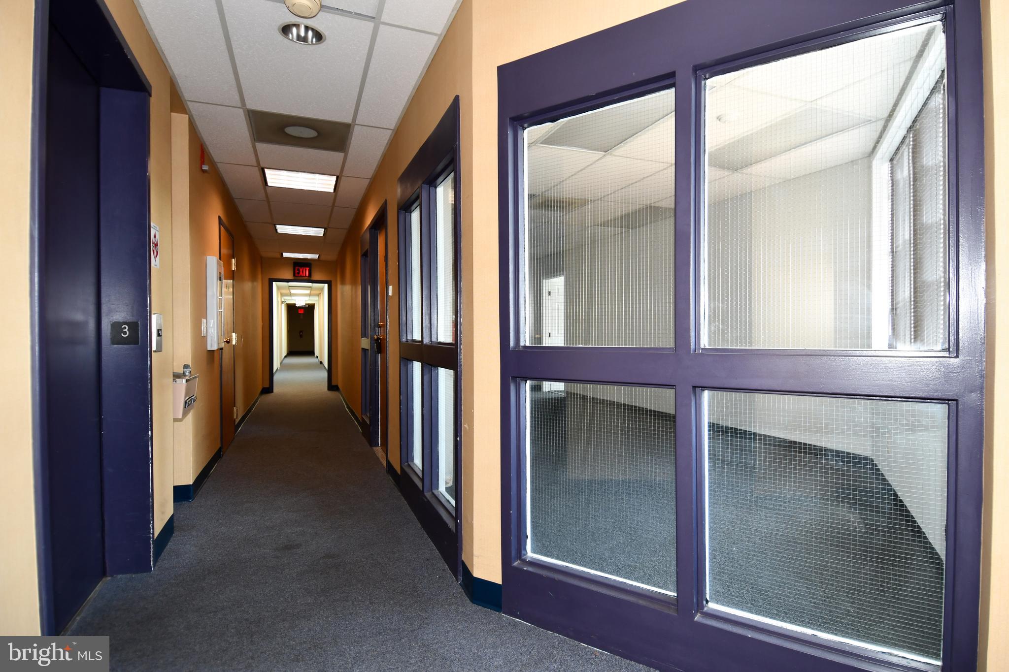 HAMILTON CENTER - Commercial Lease