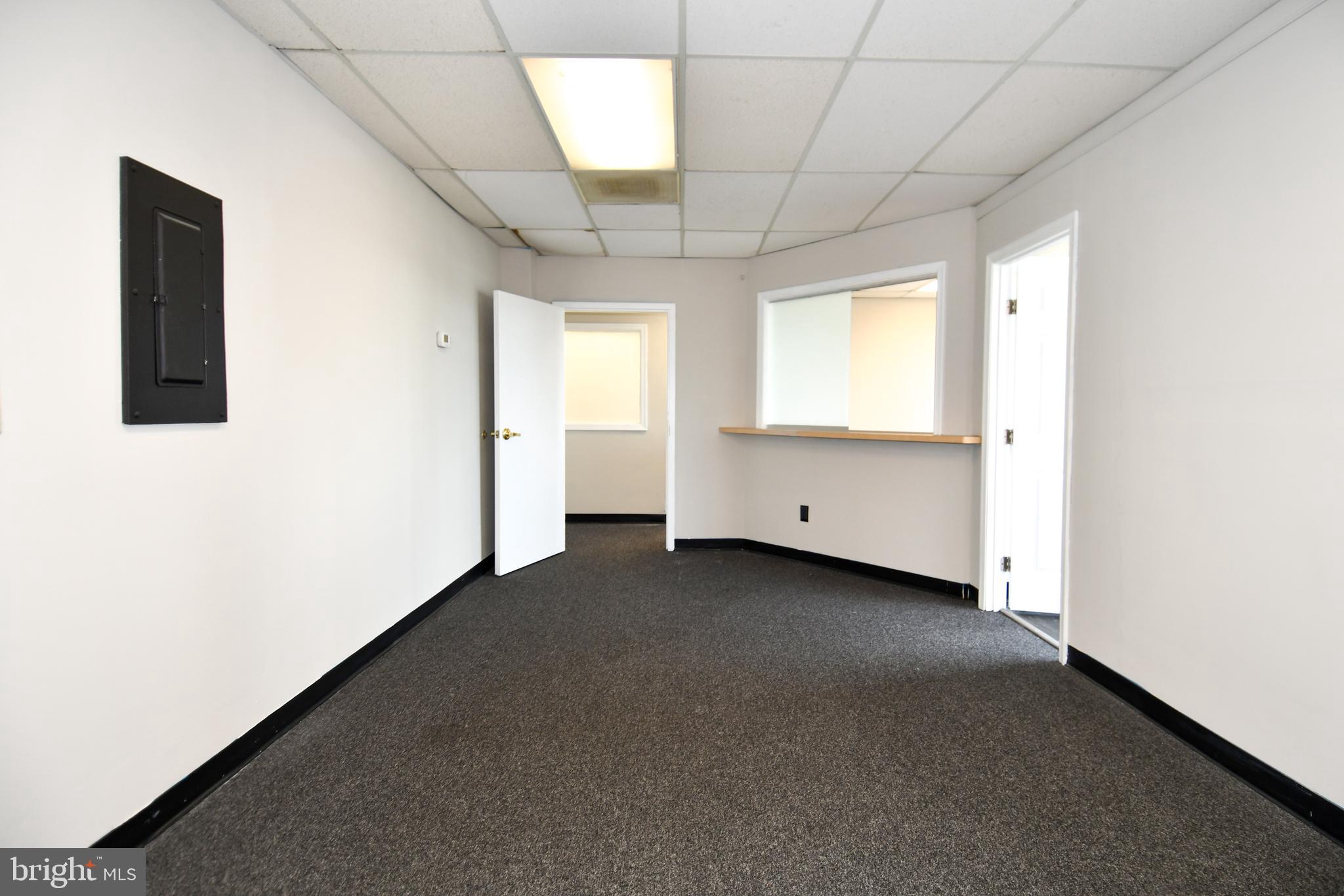 HAMILTON CENTER - Commercial Lease